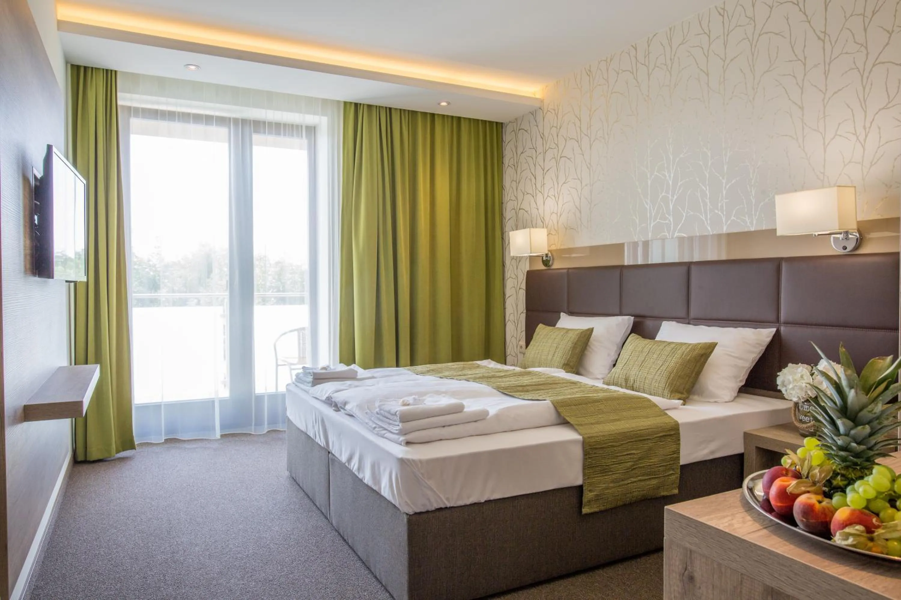 Food, Bed in Nádas Tó Park Hotel