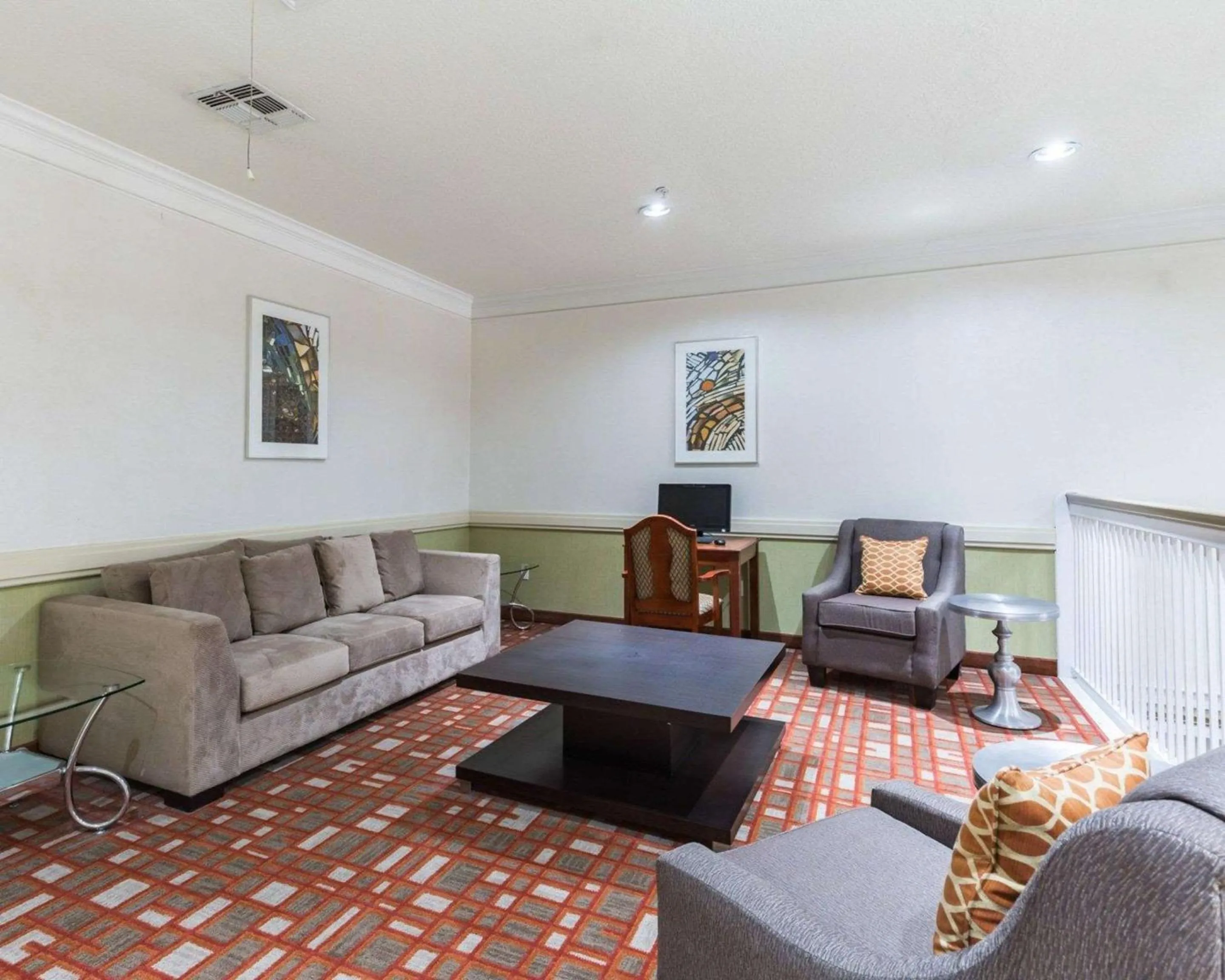 Lobby or reception in Econo Lodge Inn & Suites East Houston I-10