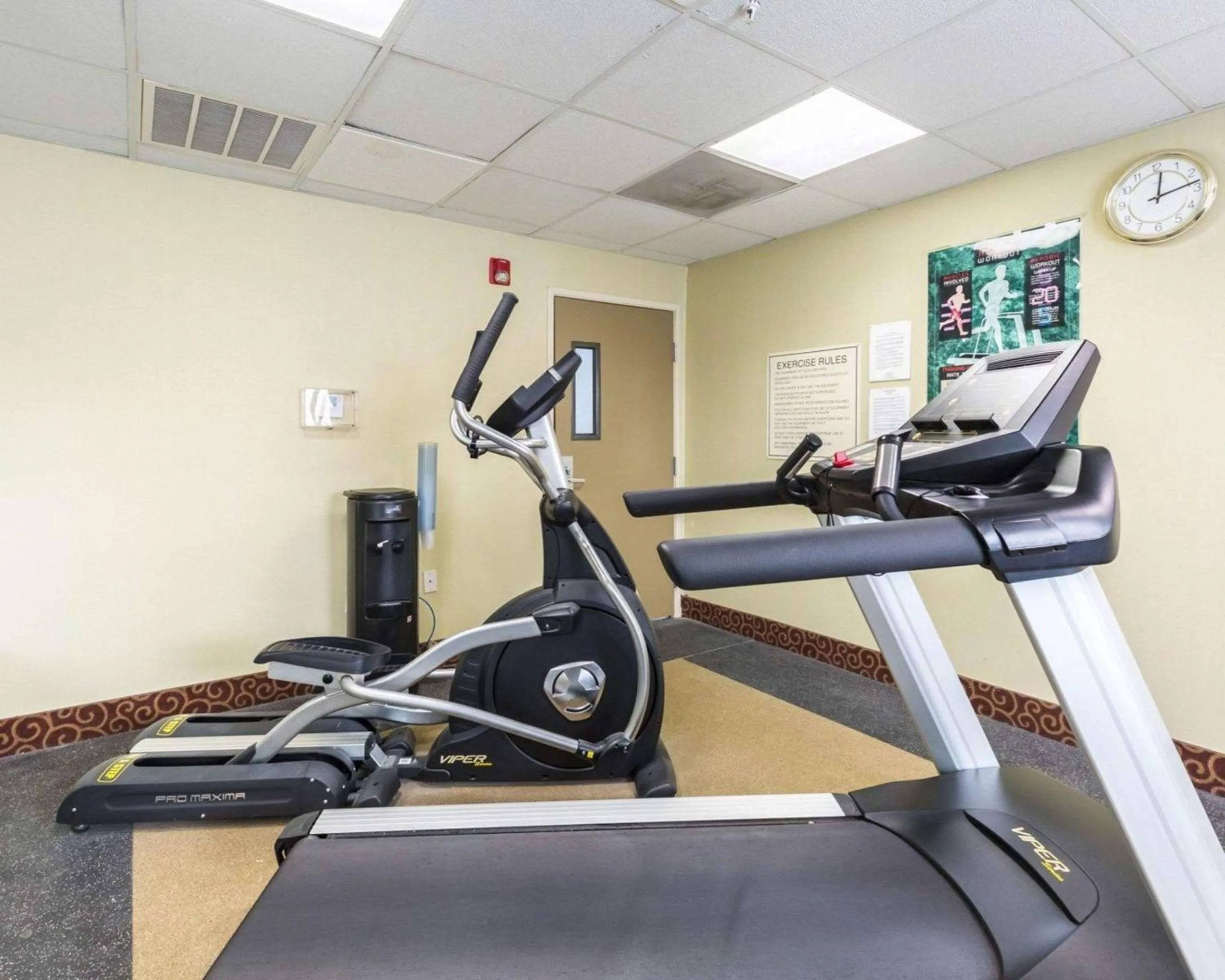Fitness centre/facilities in Econo Lodge Inn & Suites East Houston I-10