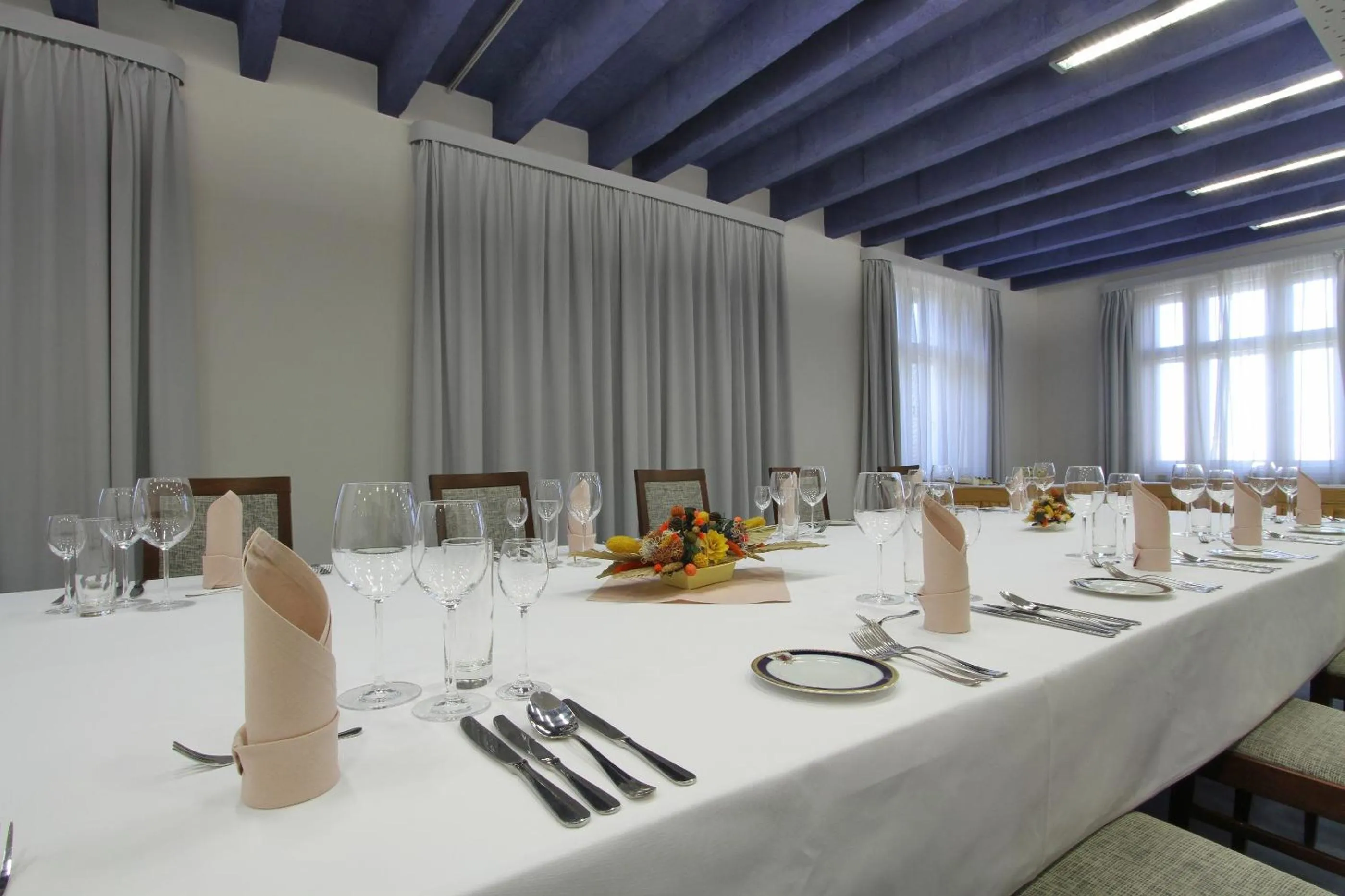 Restaurant/places to eat in Hotel DAP