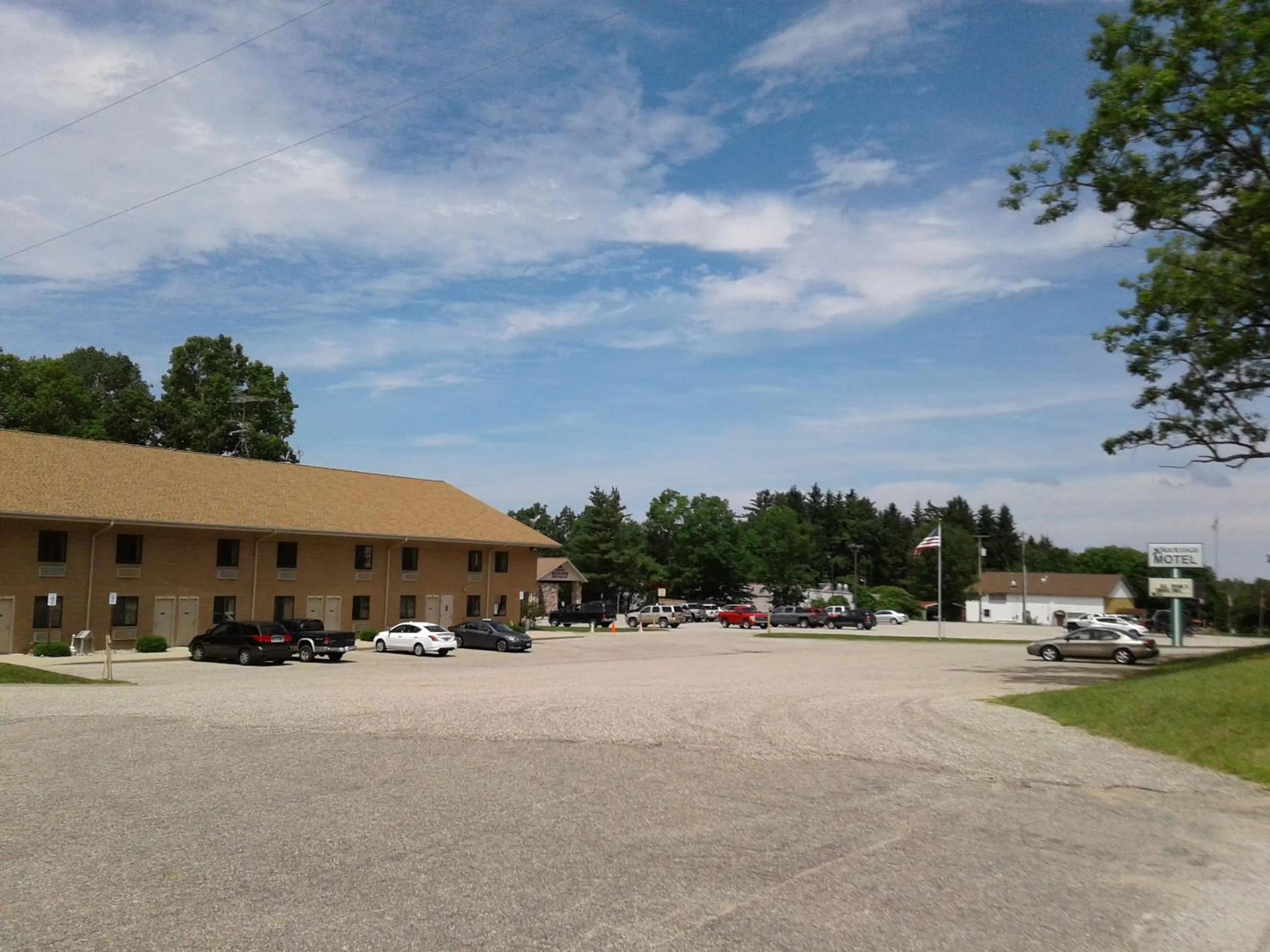 Property building in Oakridge Motel