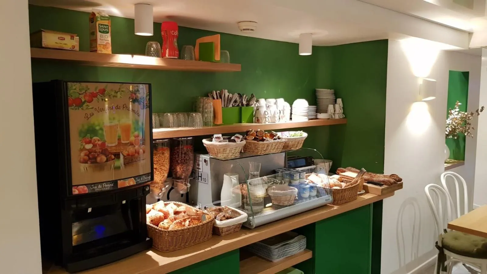 Breakfast in Hôtel Sunny