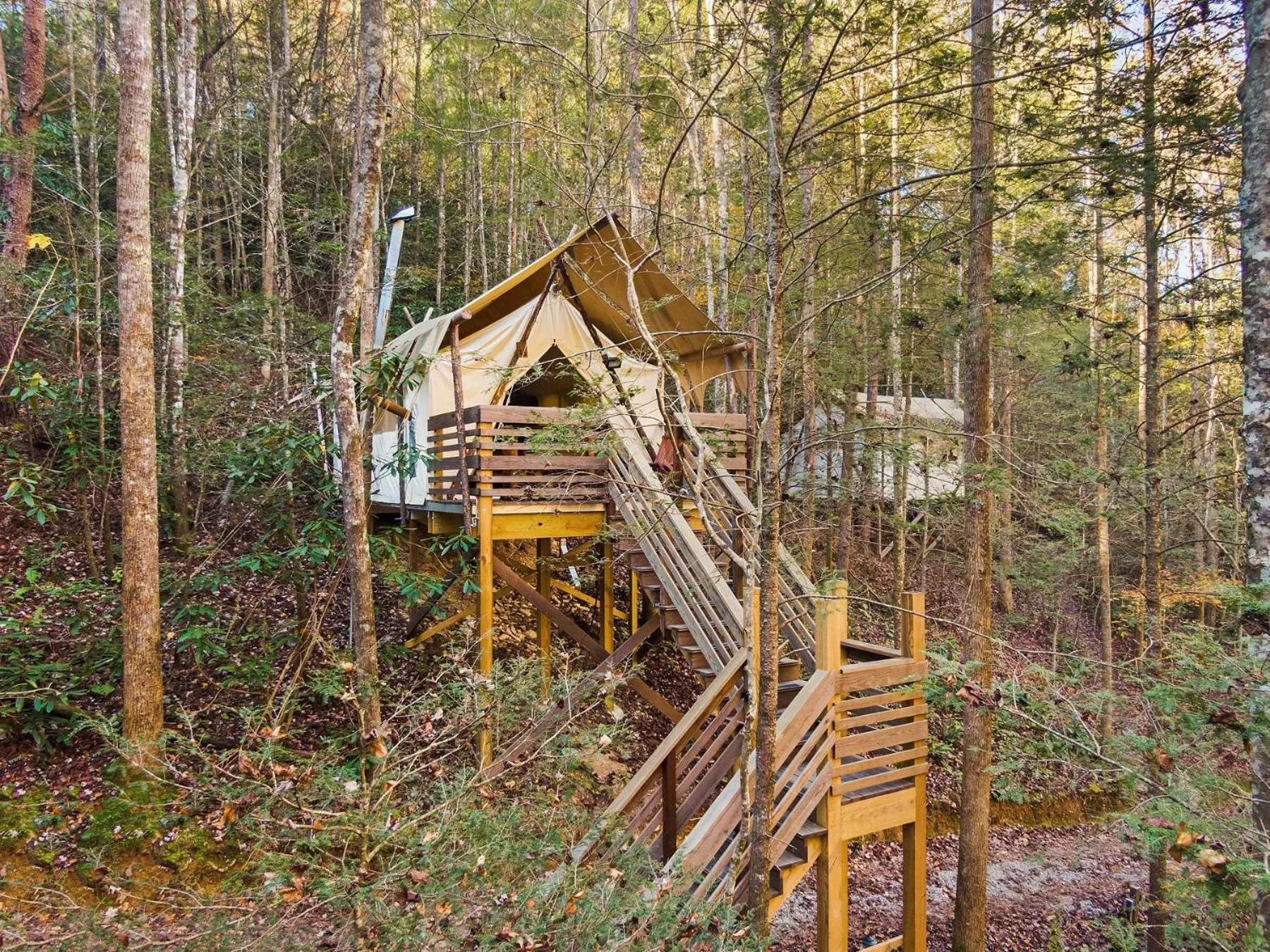 Property building in Under Canvas Great Smoky Mountains