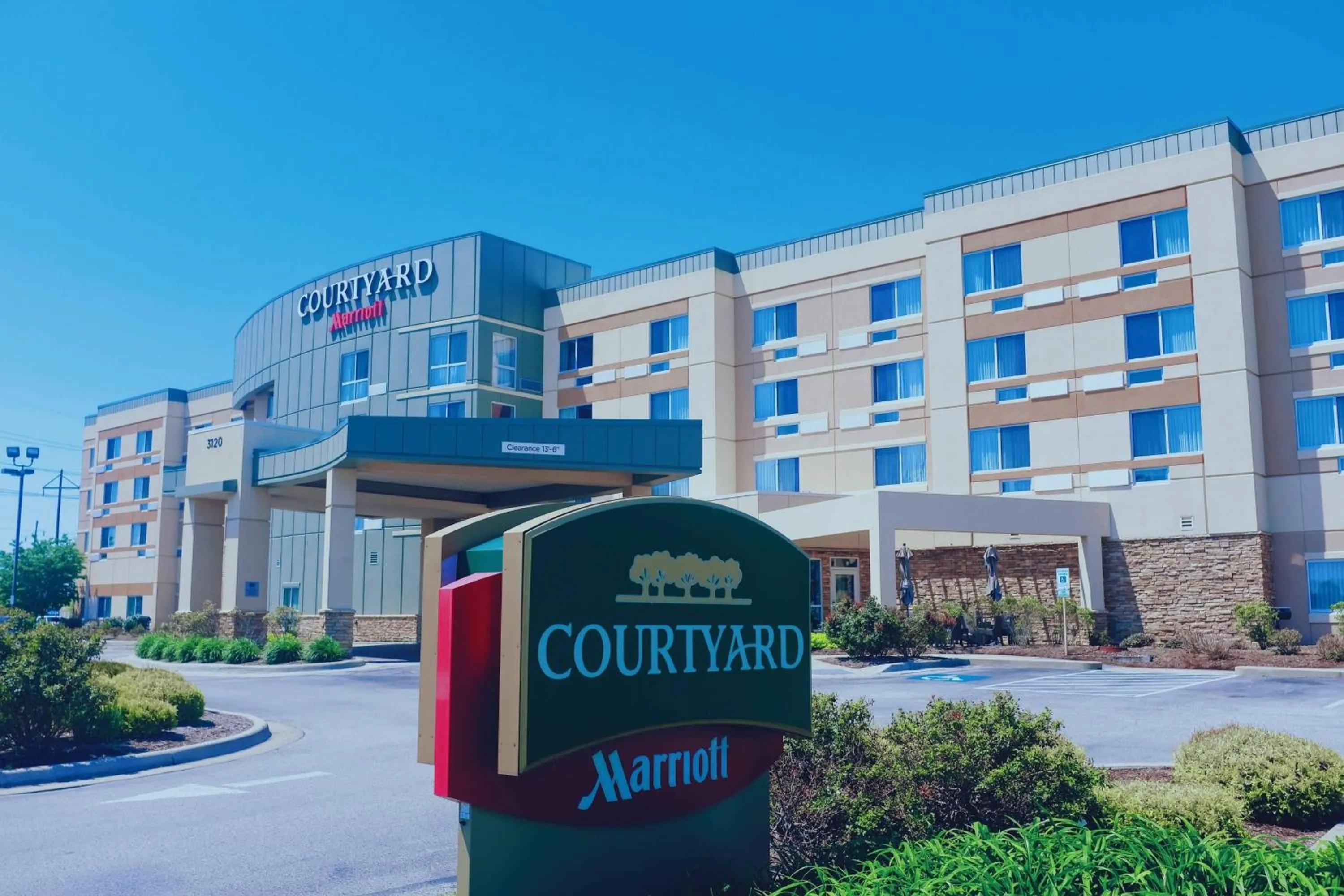 Property building in Courtyard by Marriott Owensboro