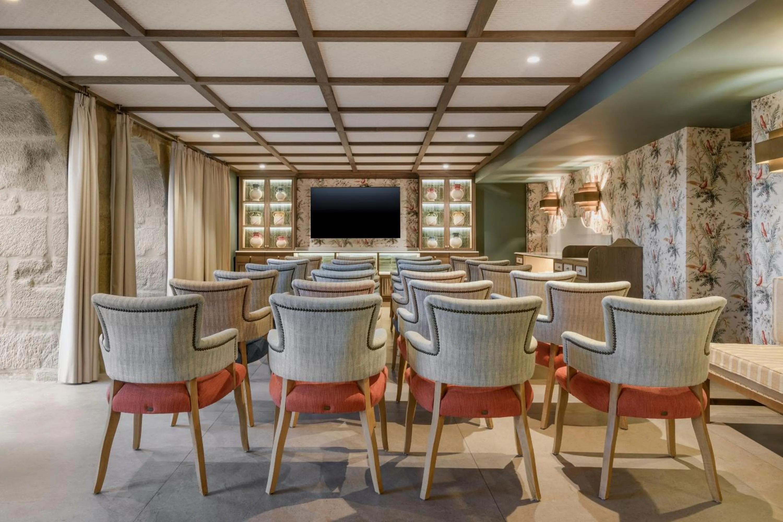 Meeting/conference room in Palacio Tondón, La Rioja Brinas, Autograph Collection