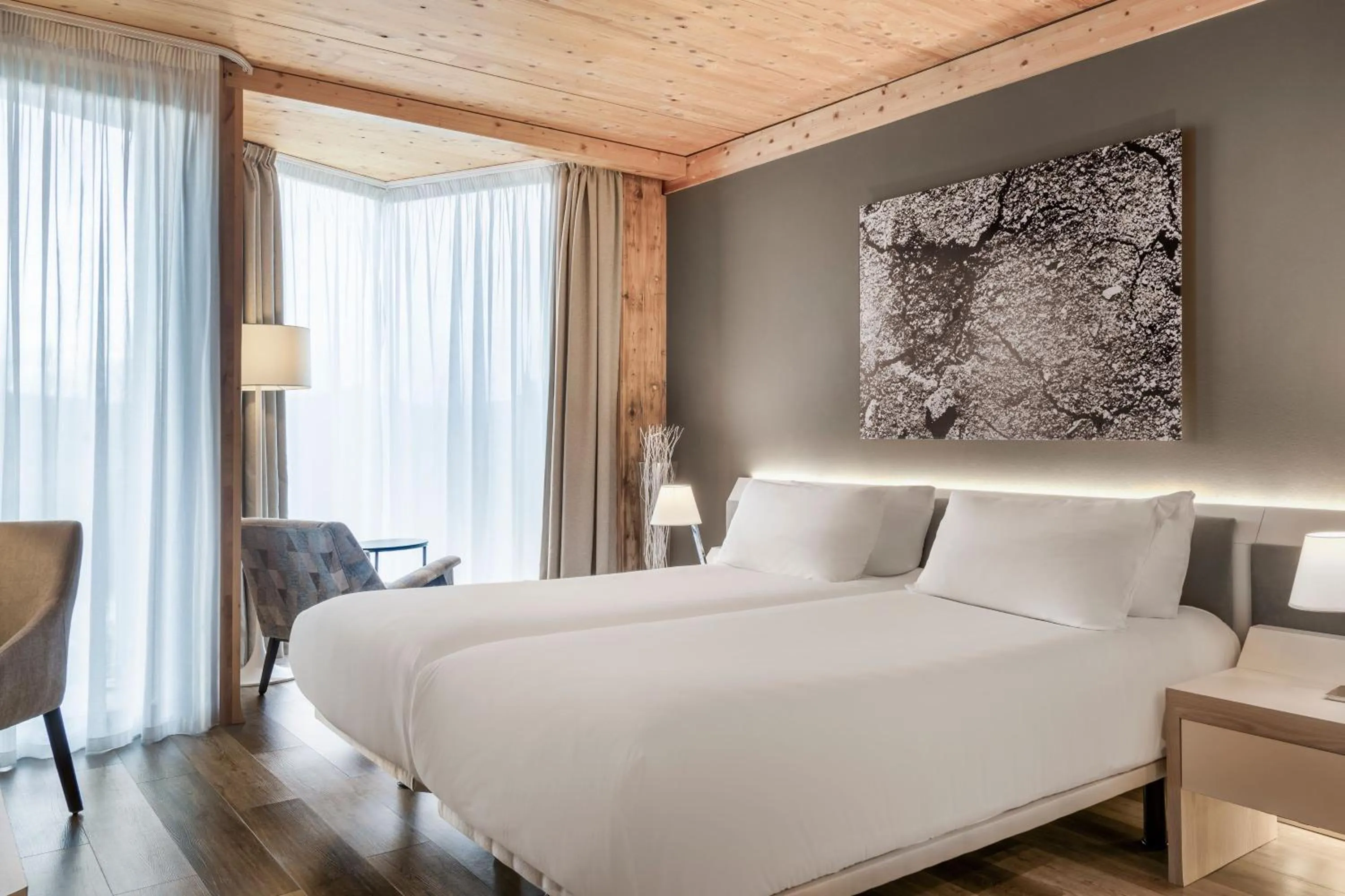 Photo of the whole room, Bed in Palacio Tondón, La Rioja Brinas, Autograph Collection