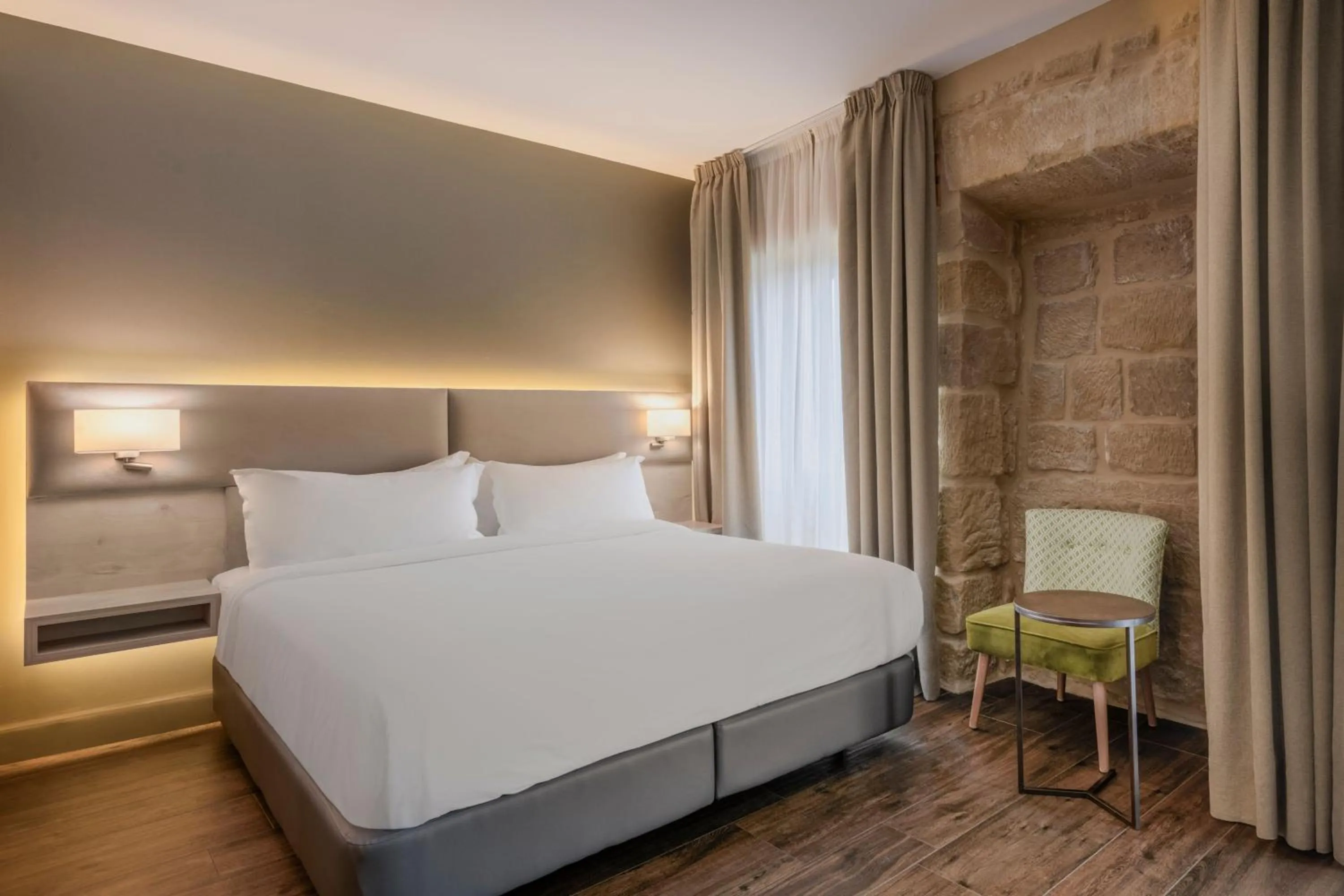 Photo of the whole room, Bed in Palacio Tondón, La Rioja Brinas, Autograph Collection