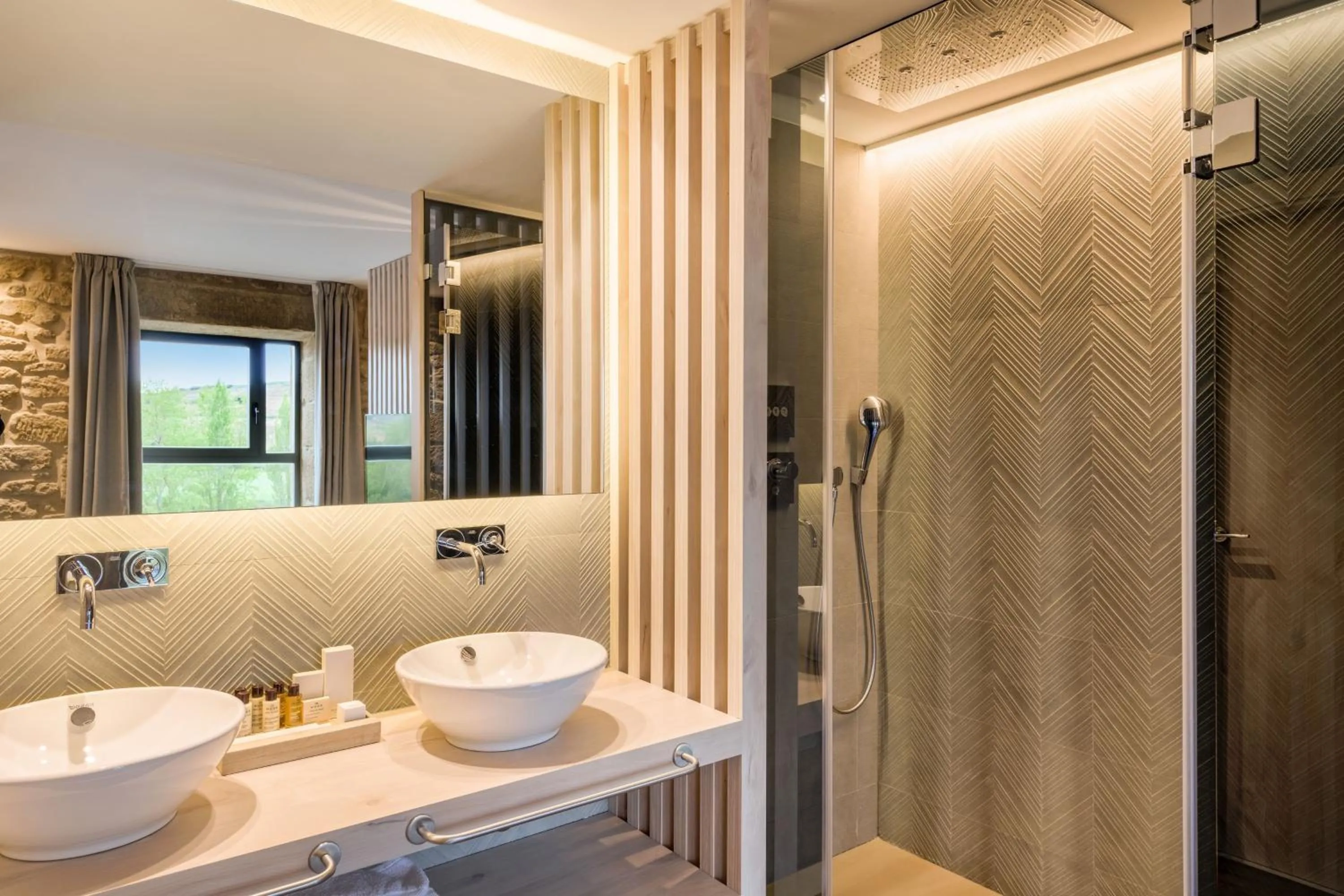 Bathroom in Palacio Tondón, La Rioja Brinas, Autograph Collection