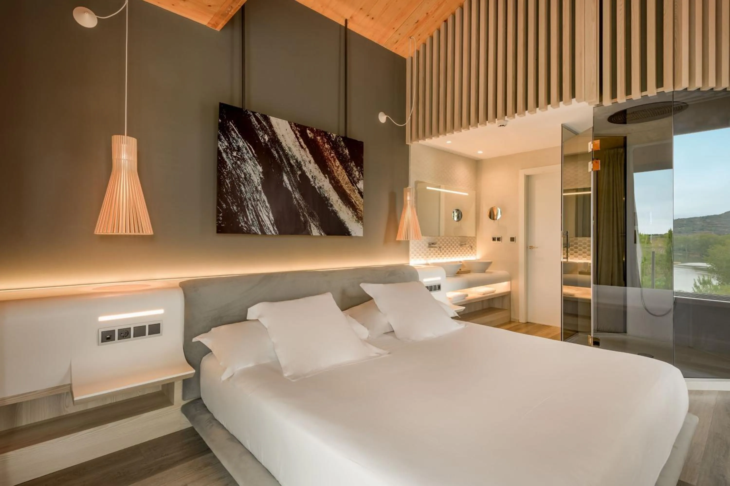 Photo of the whole room, Bed in Palacio Tondón, La Rioja Brinas, Autograph Collection