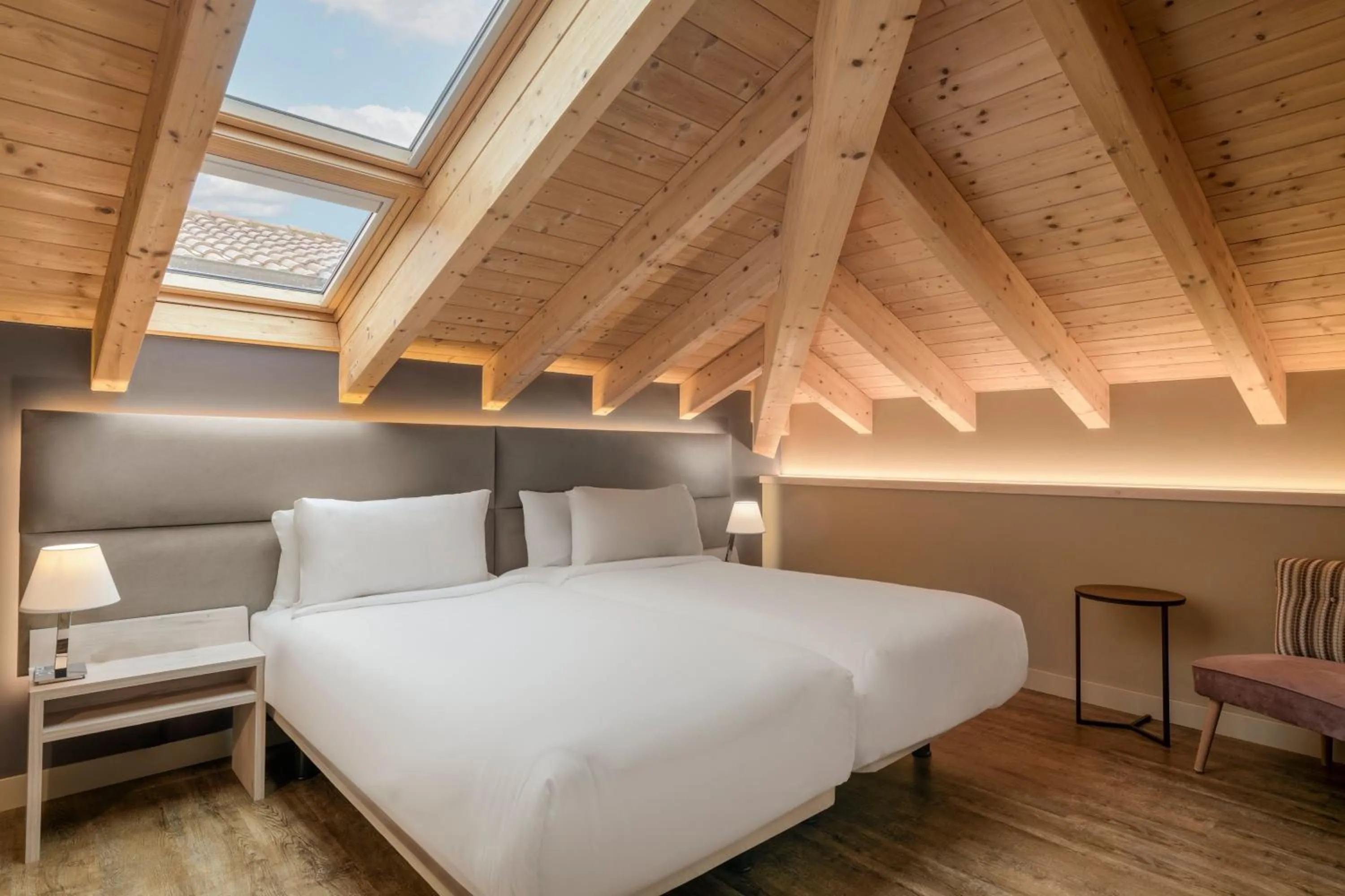 Photo of the whole room, Bed in Palacio Tondón, La Rioja Brinas, Autograph Collection