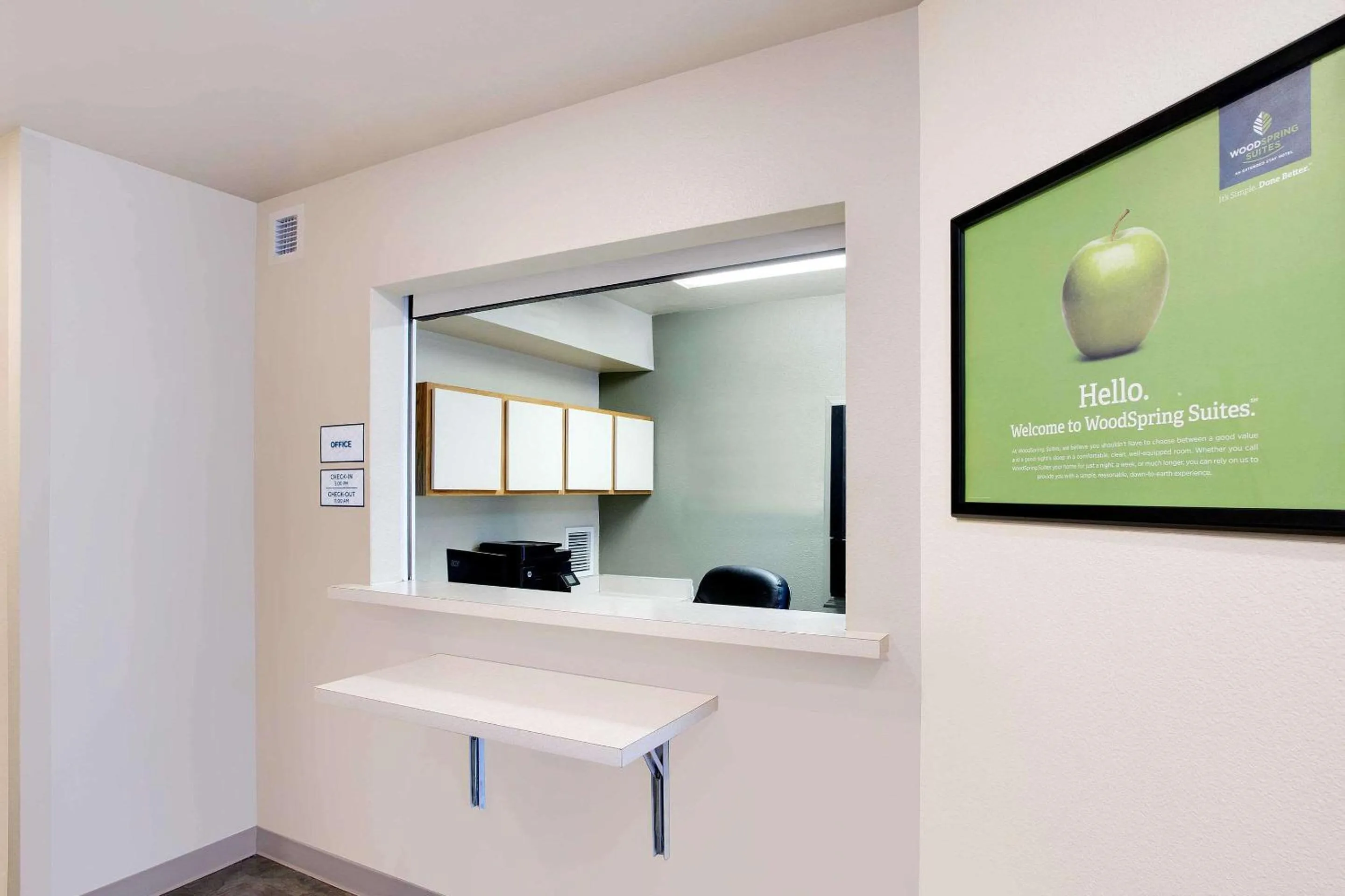 Lobby or reception in WoodSpring Suites Cincinnati Fairfield