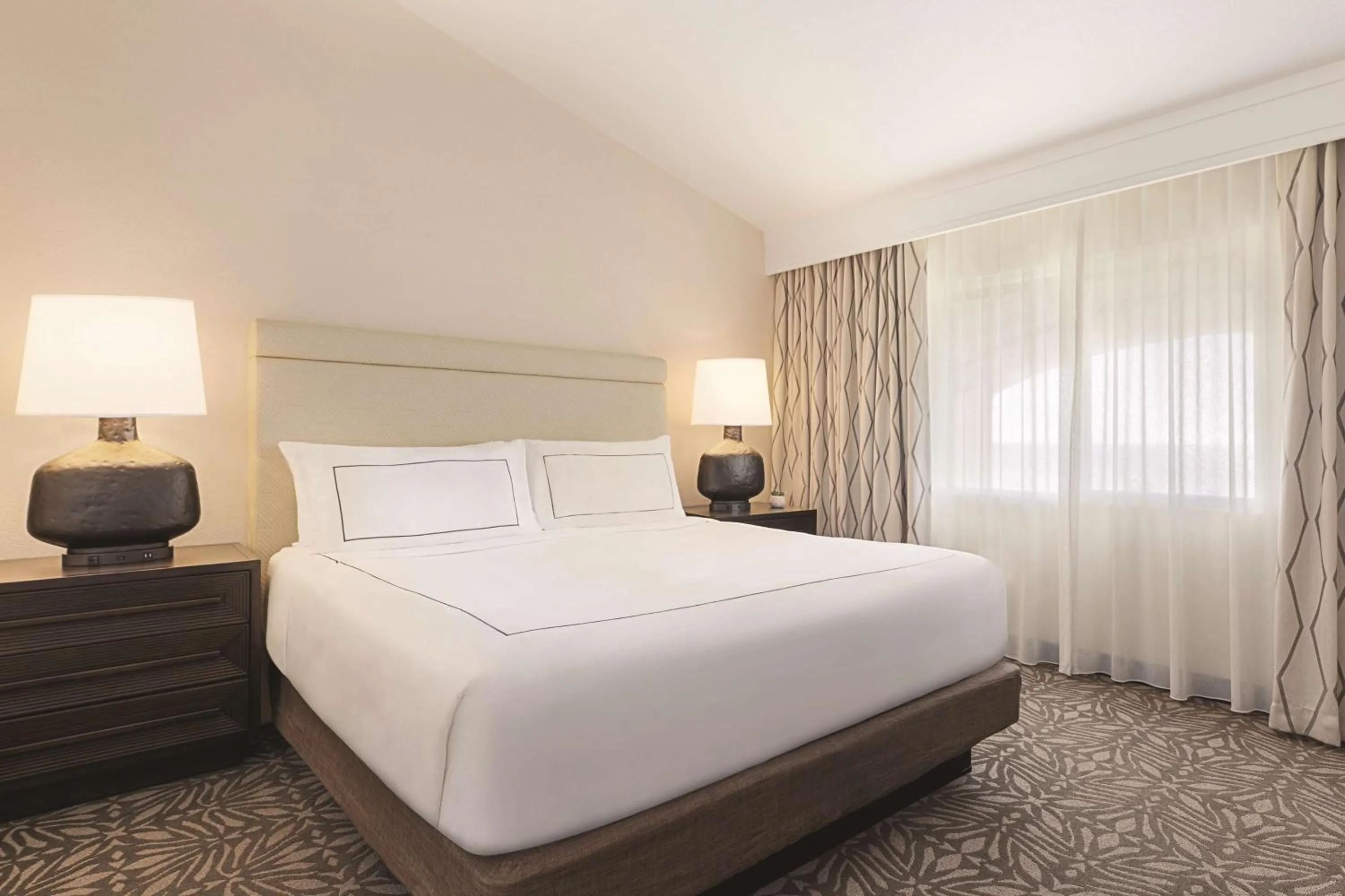 Bed in Zachari Dunes on Mandalay Beach, Curio Collection by Hilton