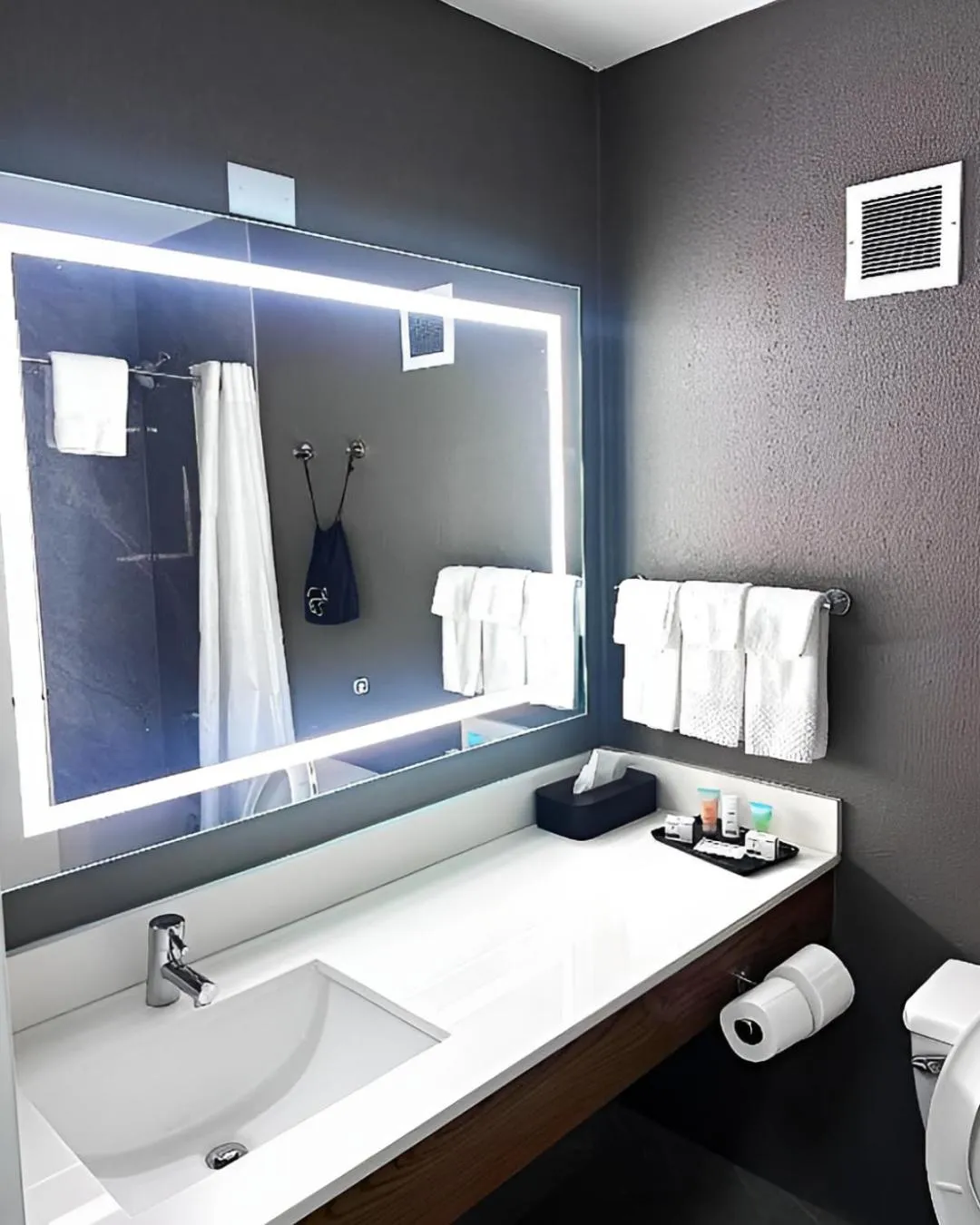 Shower in Silver Beach Hotel