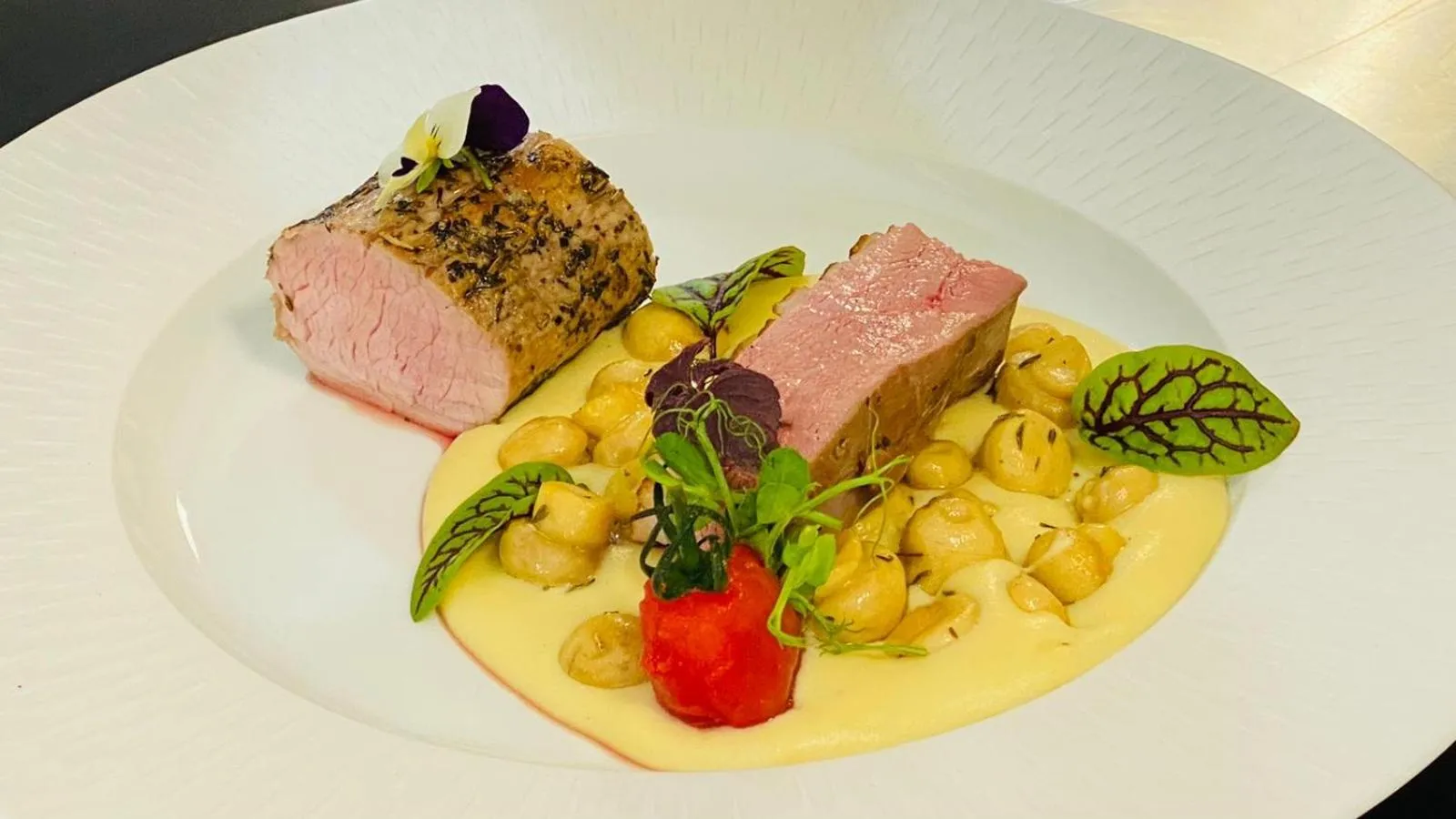 Food and drinks in Hotel Plaza