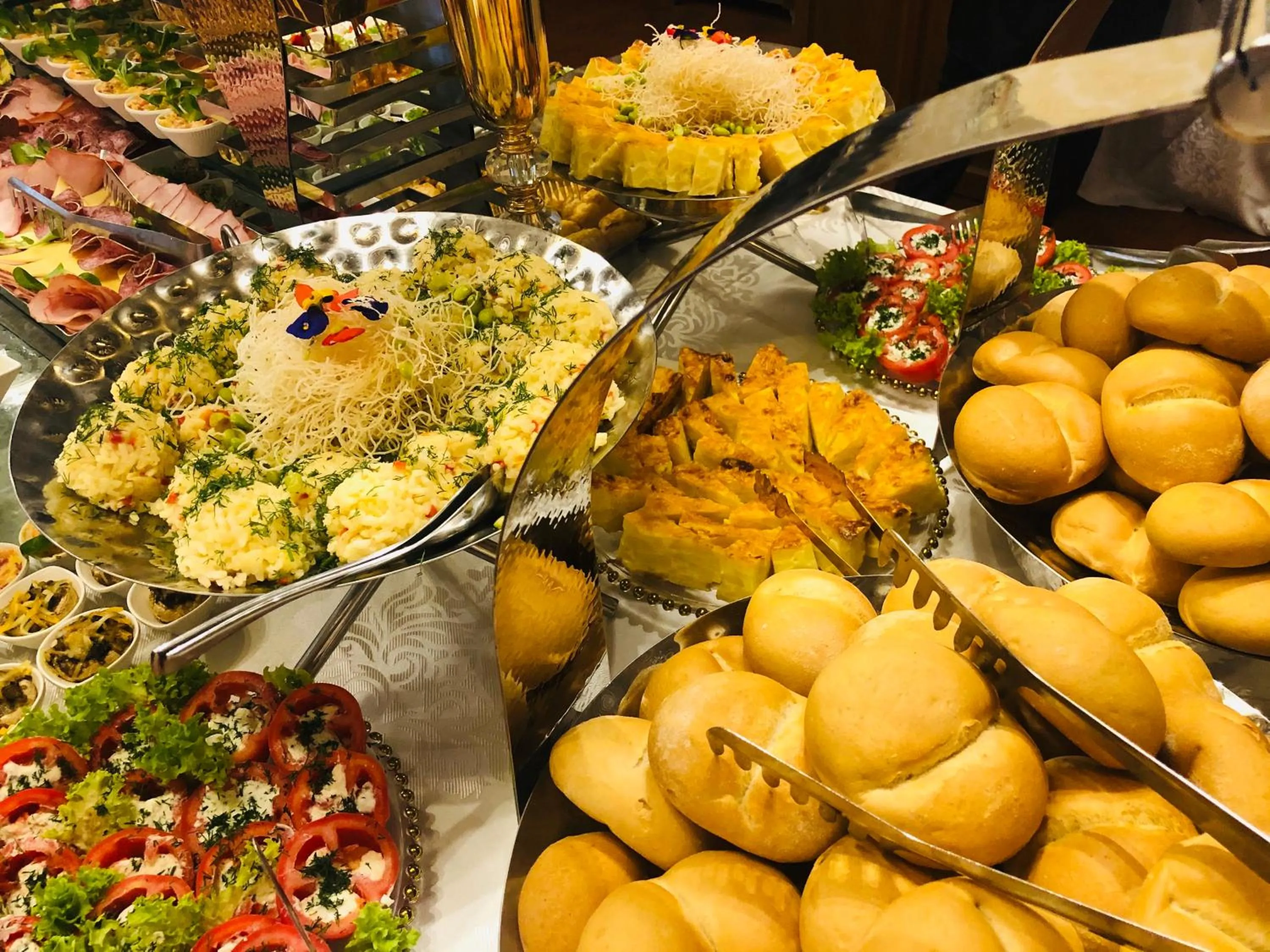 Food and drinks in Hotel Plaza