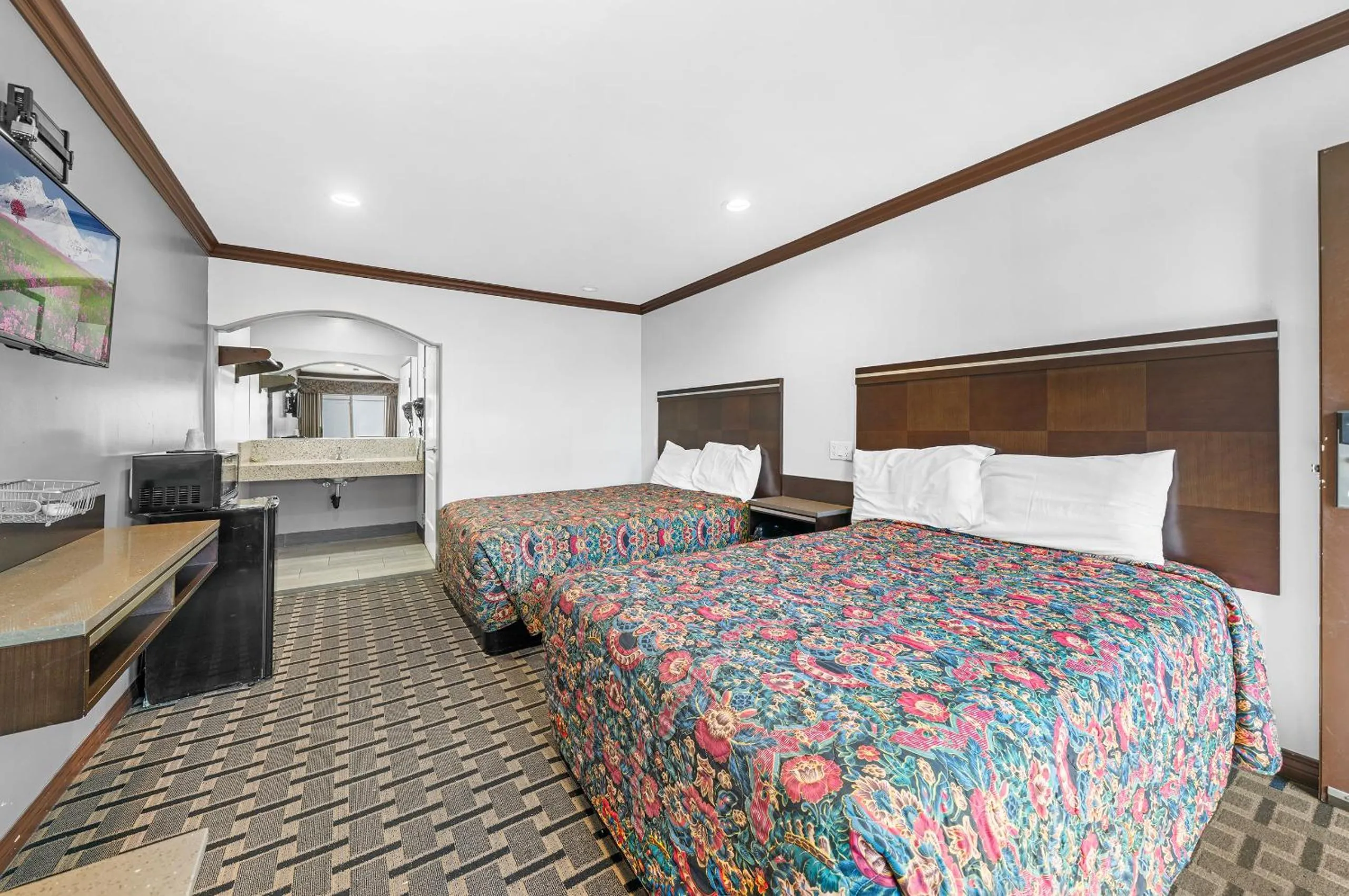 Bed in Starlight Inn South El Monte