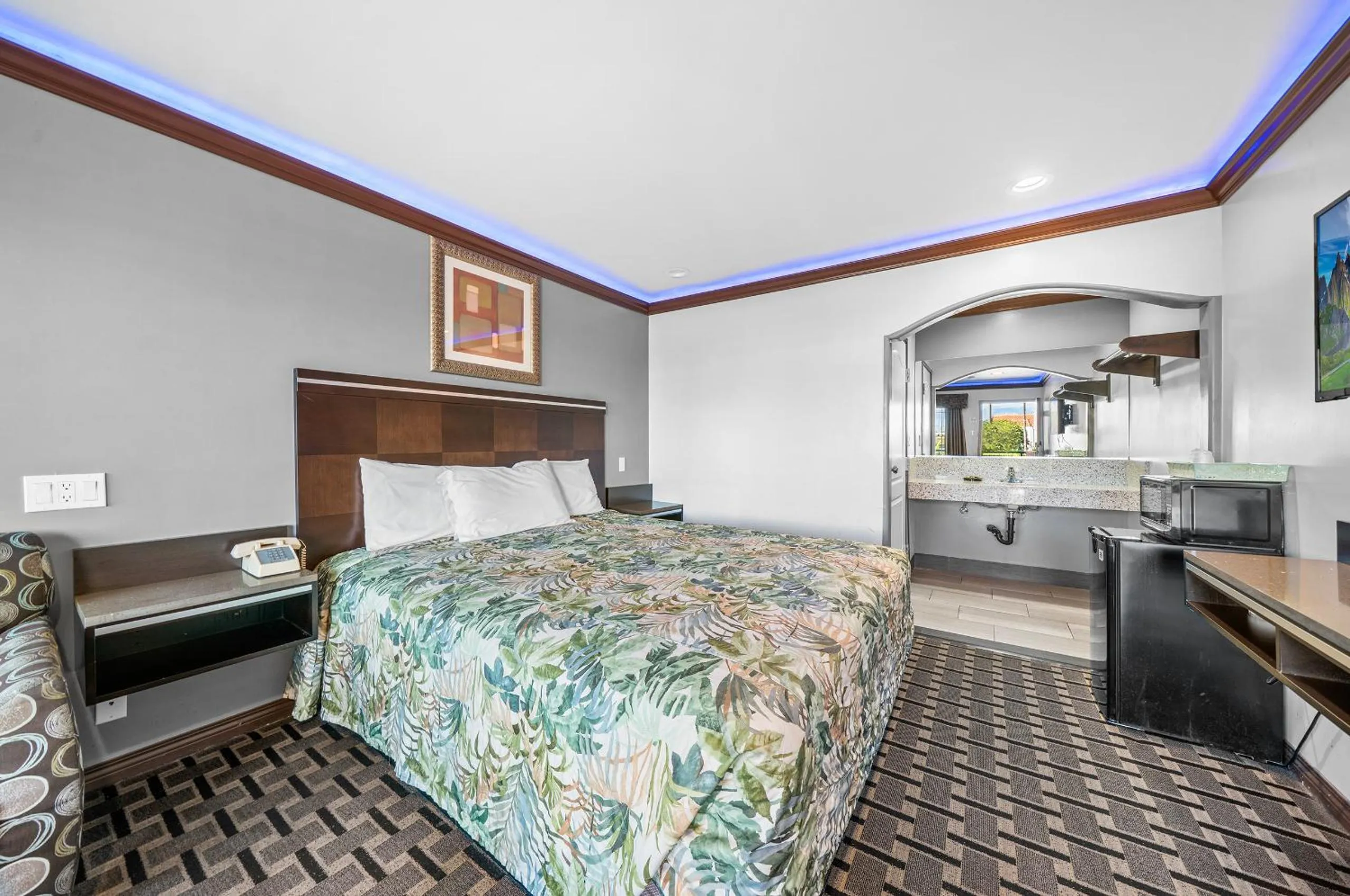 Bed in Starlight Inn South El Monte