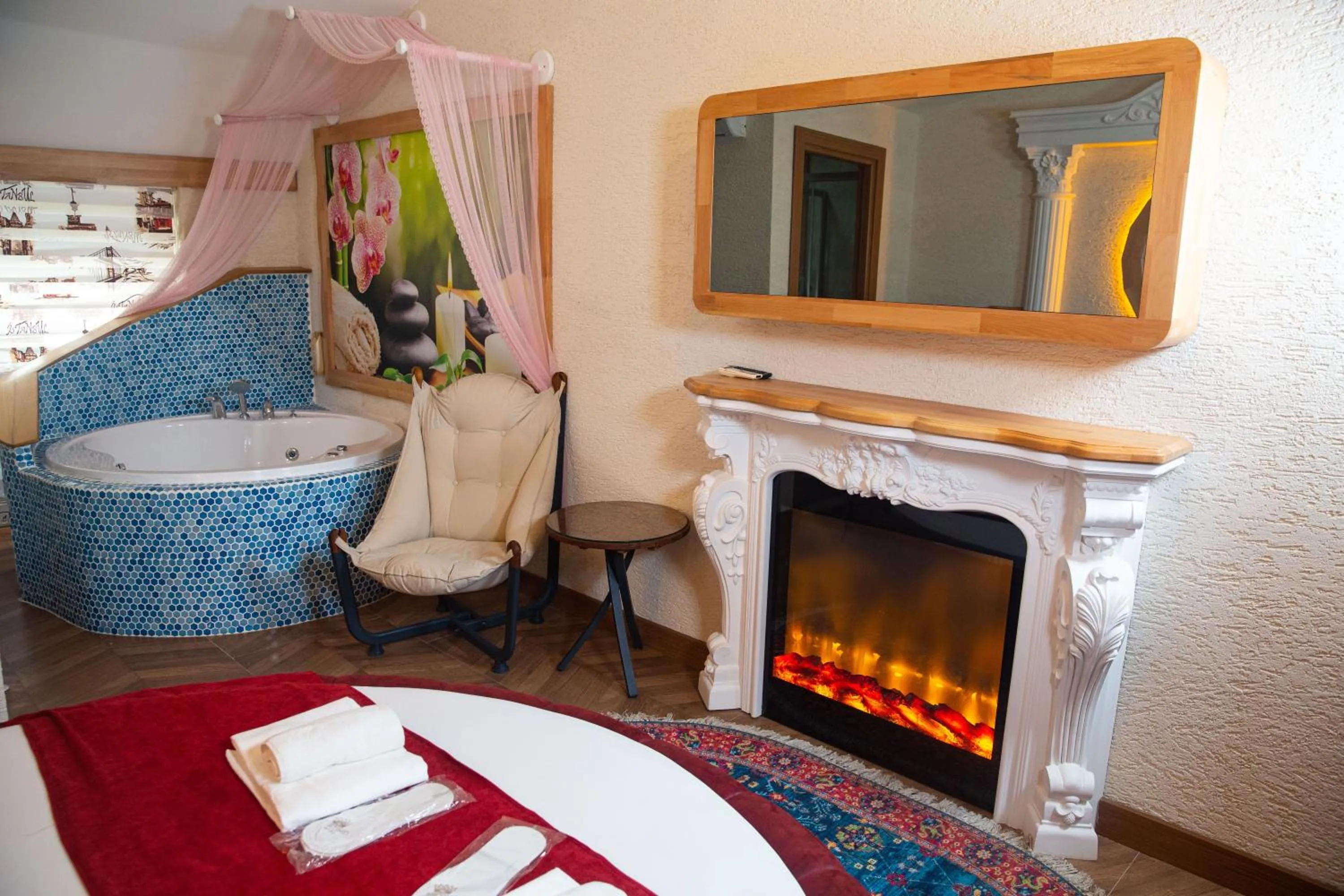 flat iron, Bed in Emirtimes Hotel Kadıköy