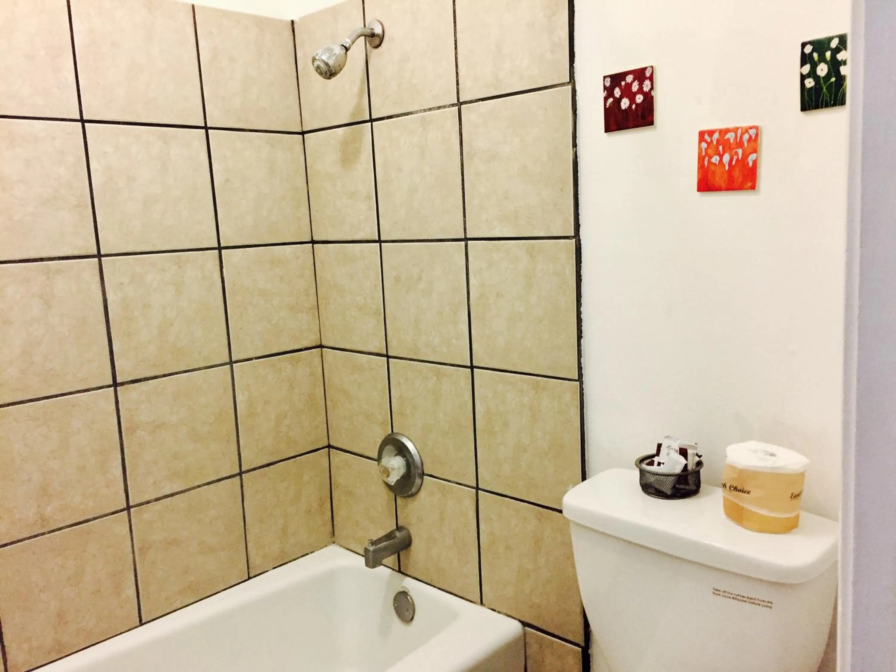 Decorative detail in Maple Inn and Suites Los Banos