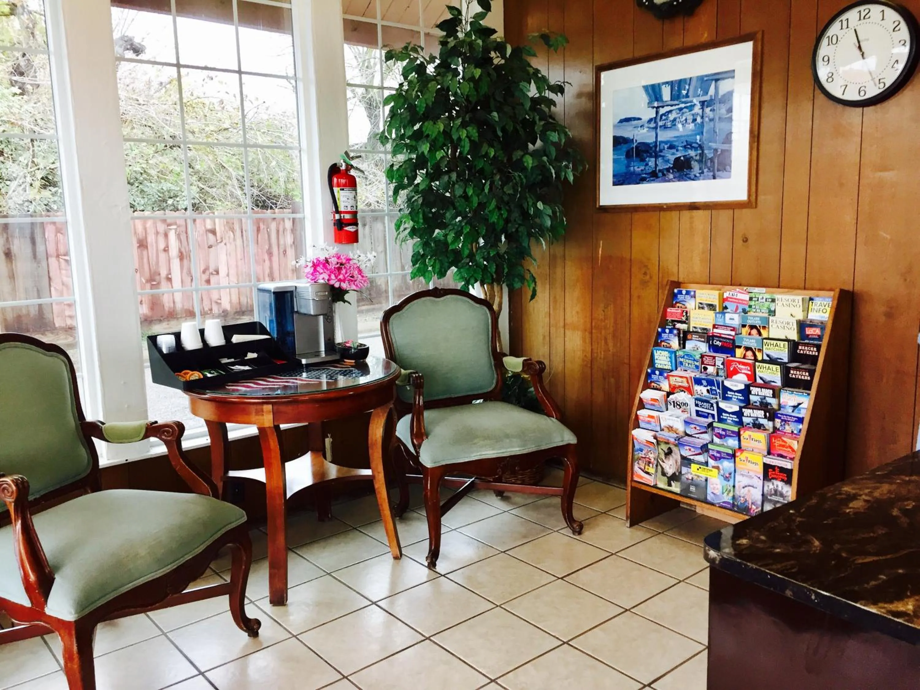 Property building in Maple Inn and Suites Los Banos