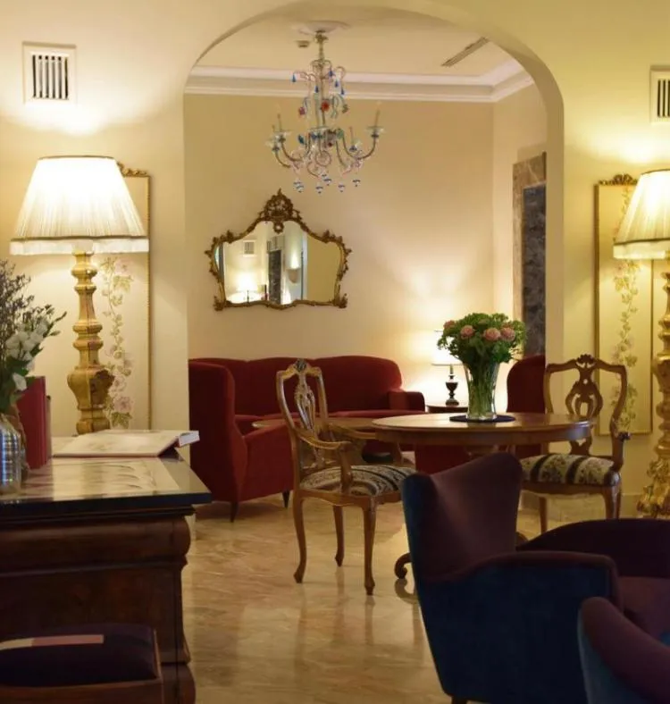 Seating area in Hotel Lancelot