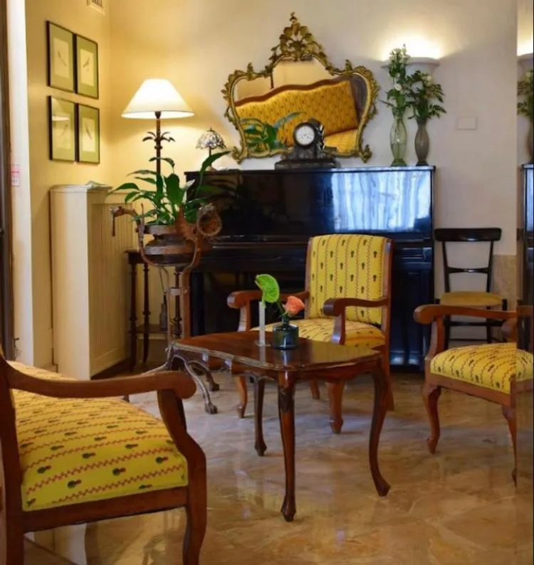 Seating area in Hotel Lancelot