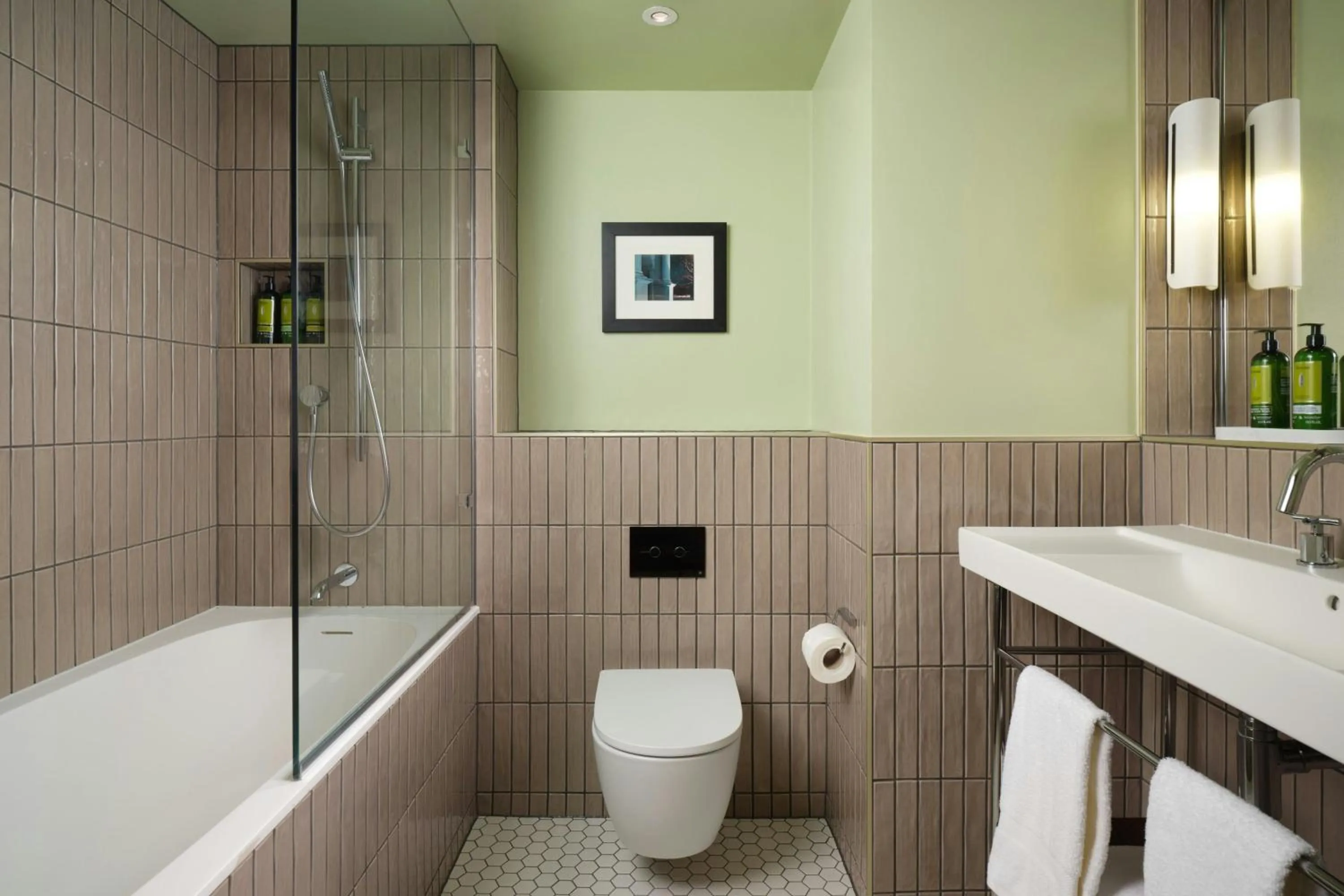 Bathroom in St Pancras London, Autograph Collection