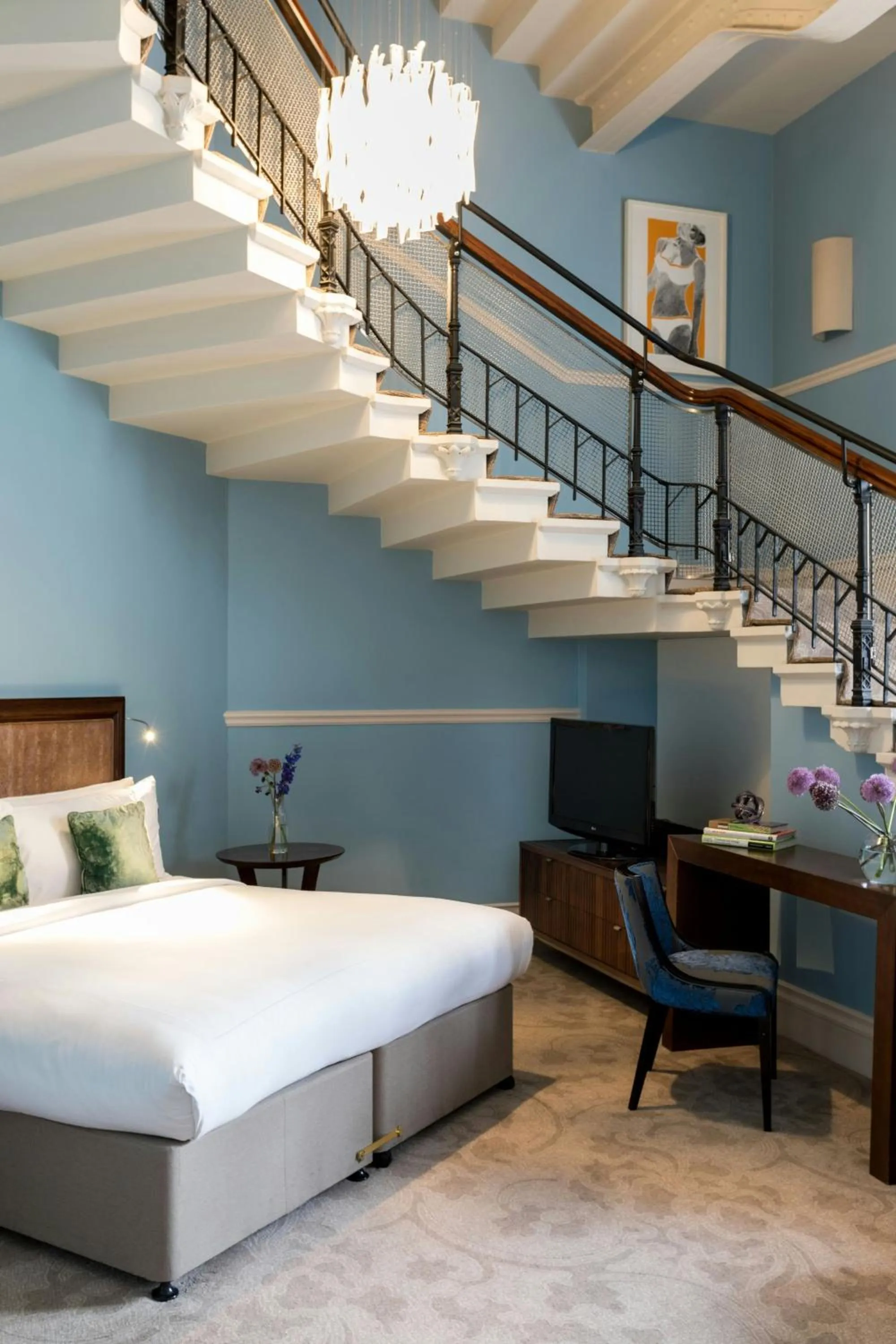 Bedroom, Bed in St Pancras London, Autograph Collection