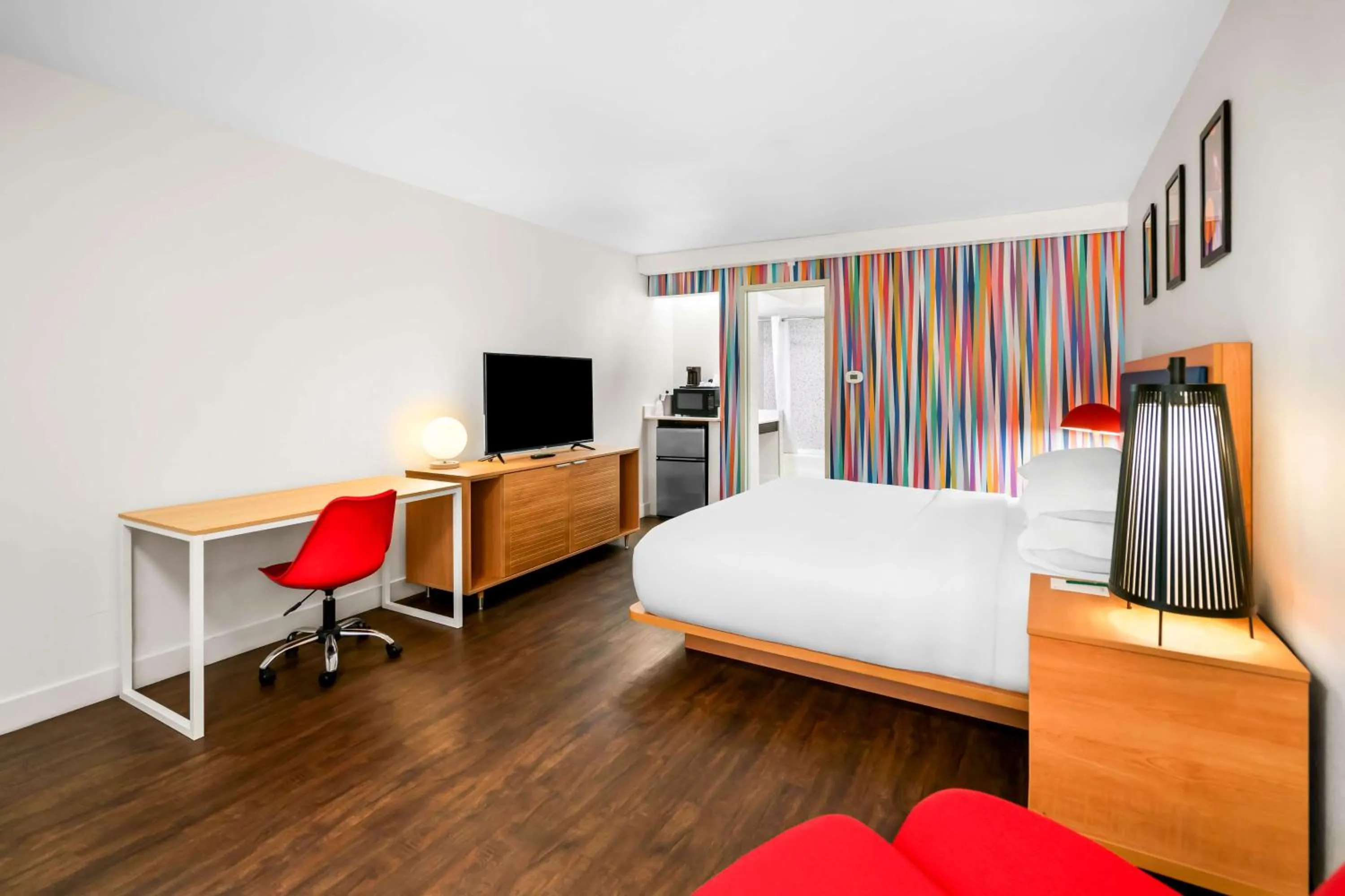 Bedroom, Bed in Signature Indio I-10 Coachella Valley by Sonesta