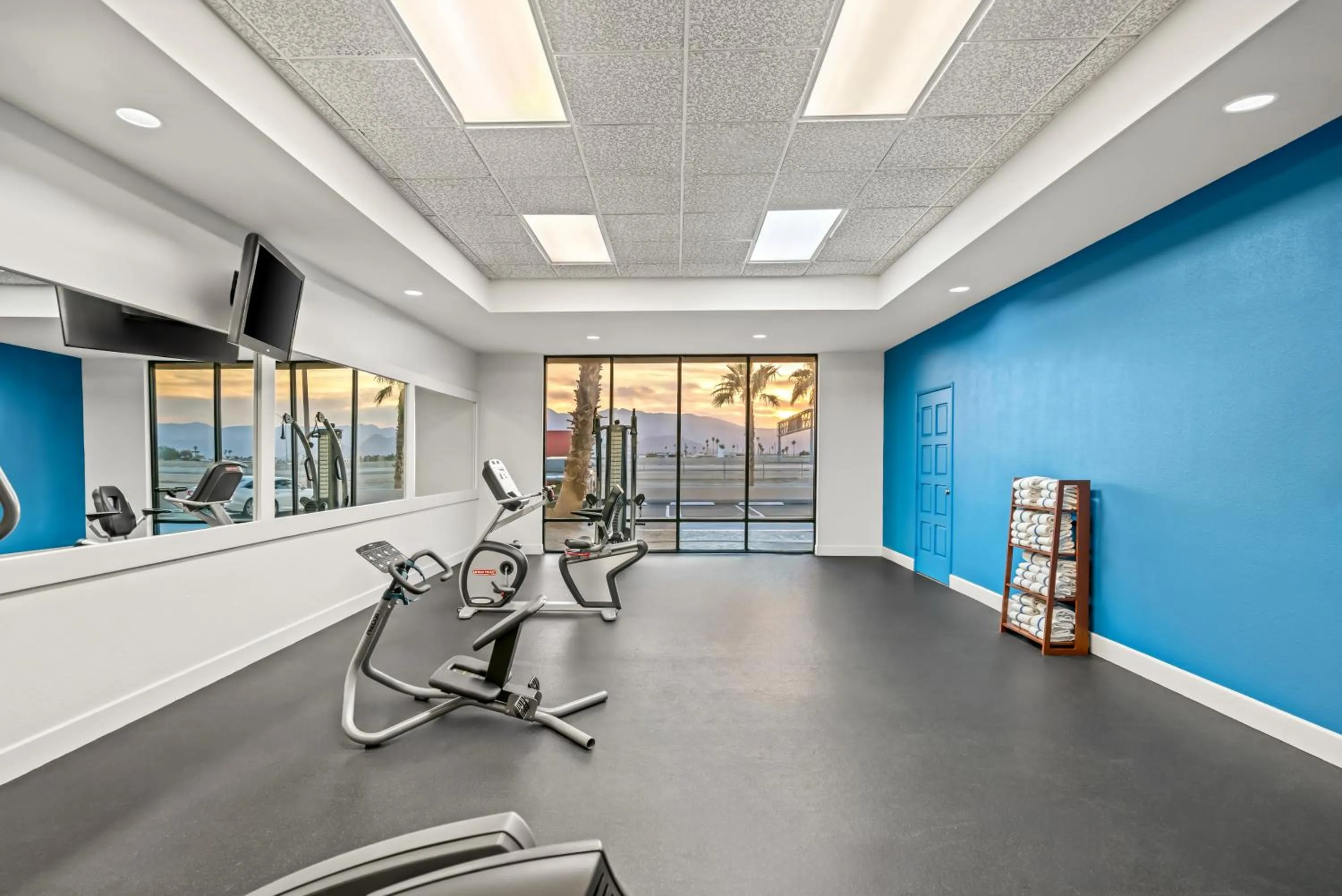 Fitness centre/facilities in Signature Indio I-10 Coachella Valley by Sonesta