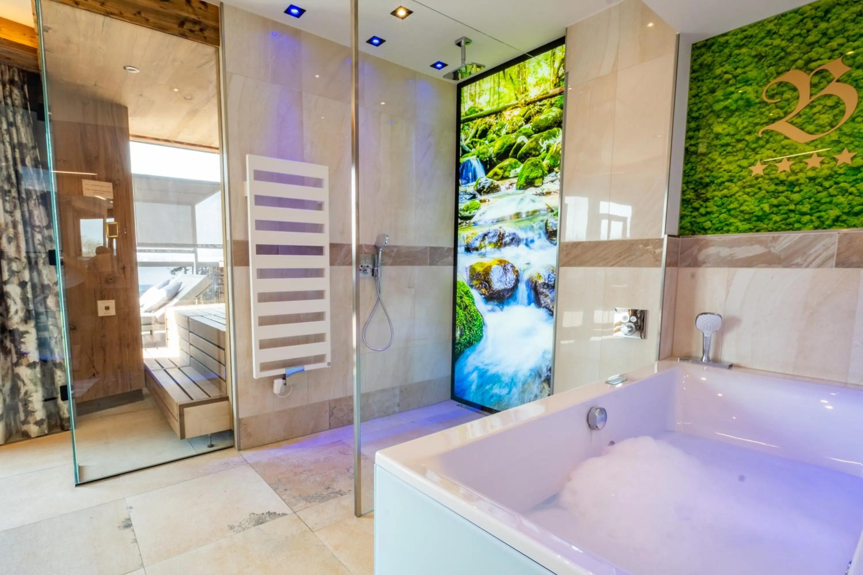 Bathroom, Bed in Natur- & Wellnesshotel Brunner Hof