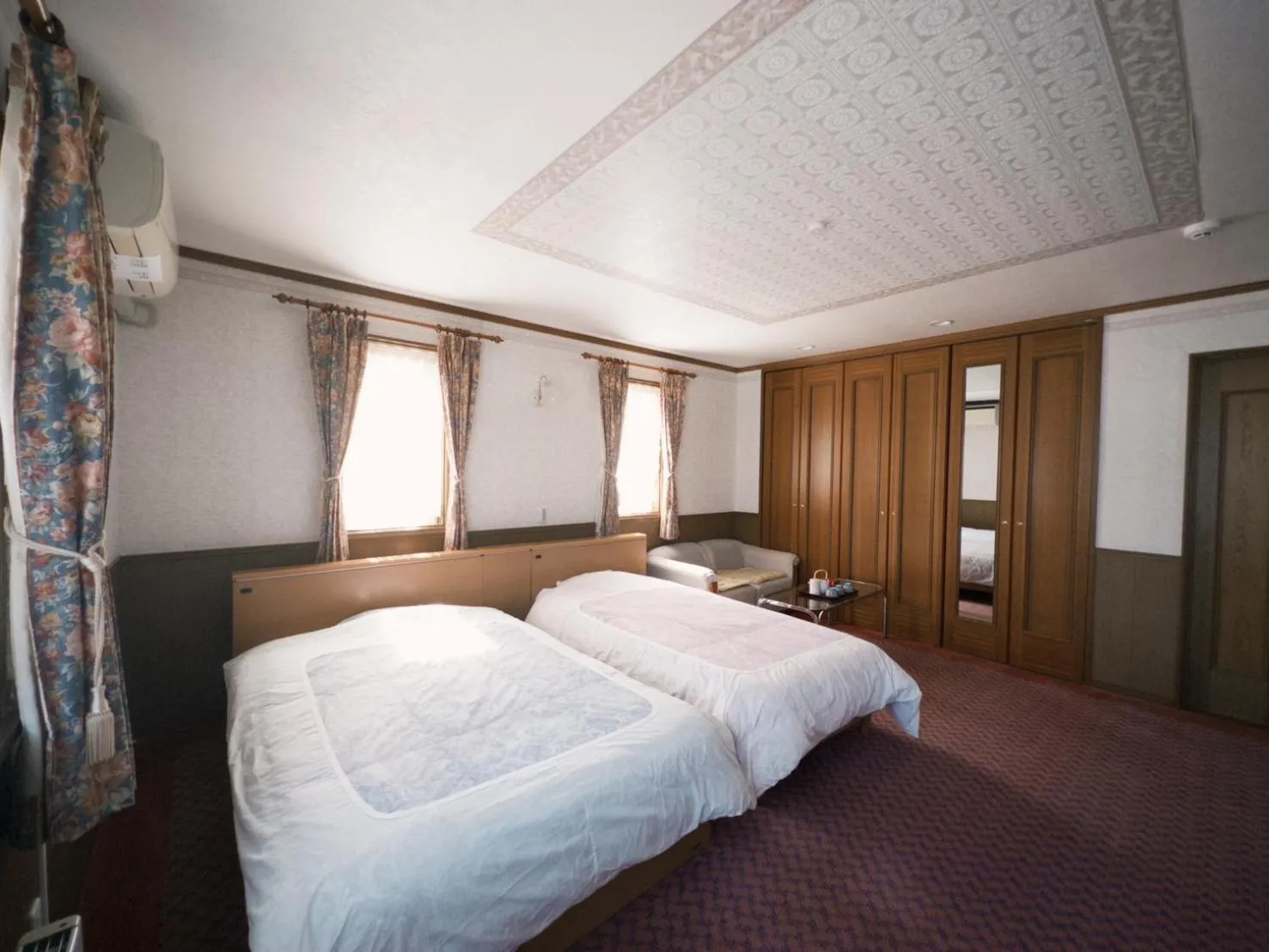 Photo of the whole room, Bed in Nishikien inn