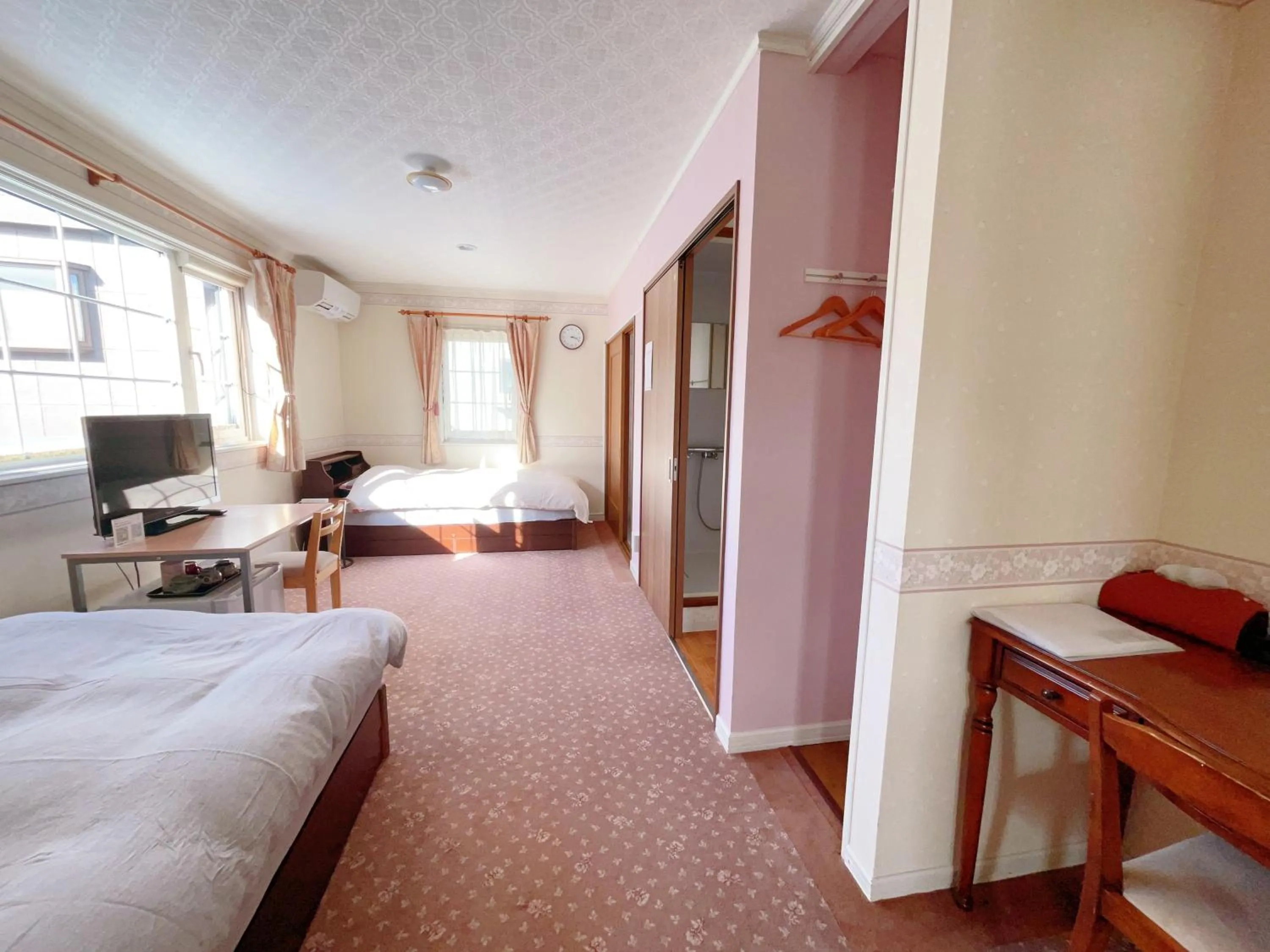 Photo of the whole room, Bed in Nishikien inn