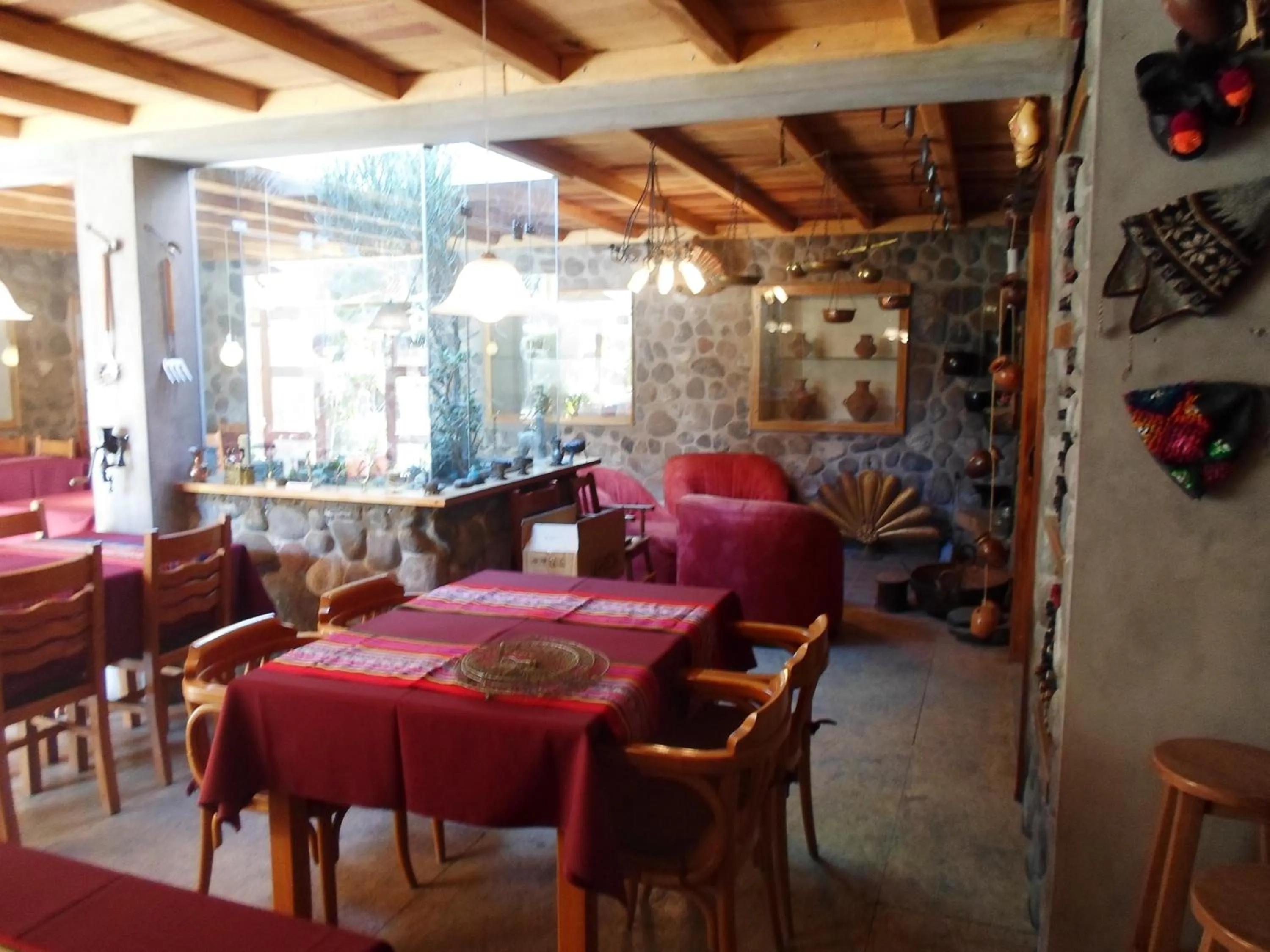 Restaurant/places to eat in Posada El Castillo