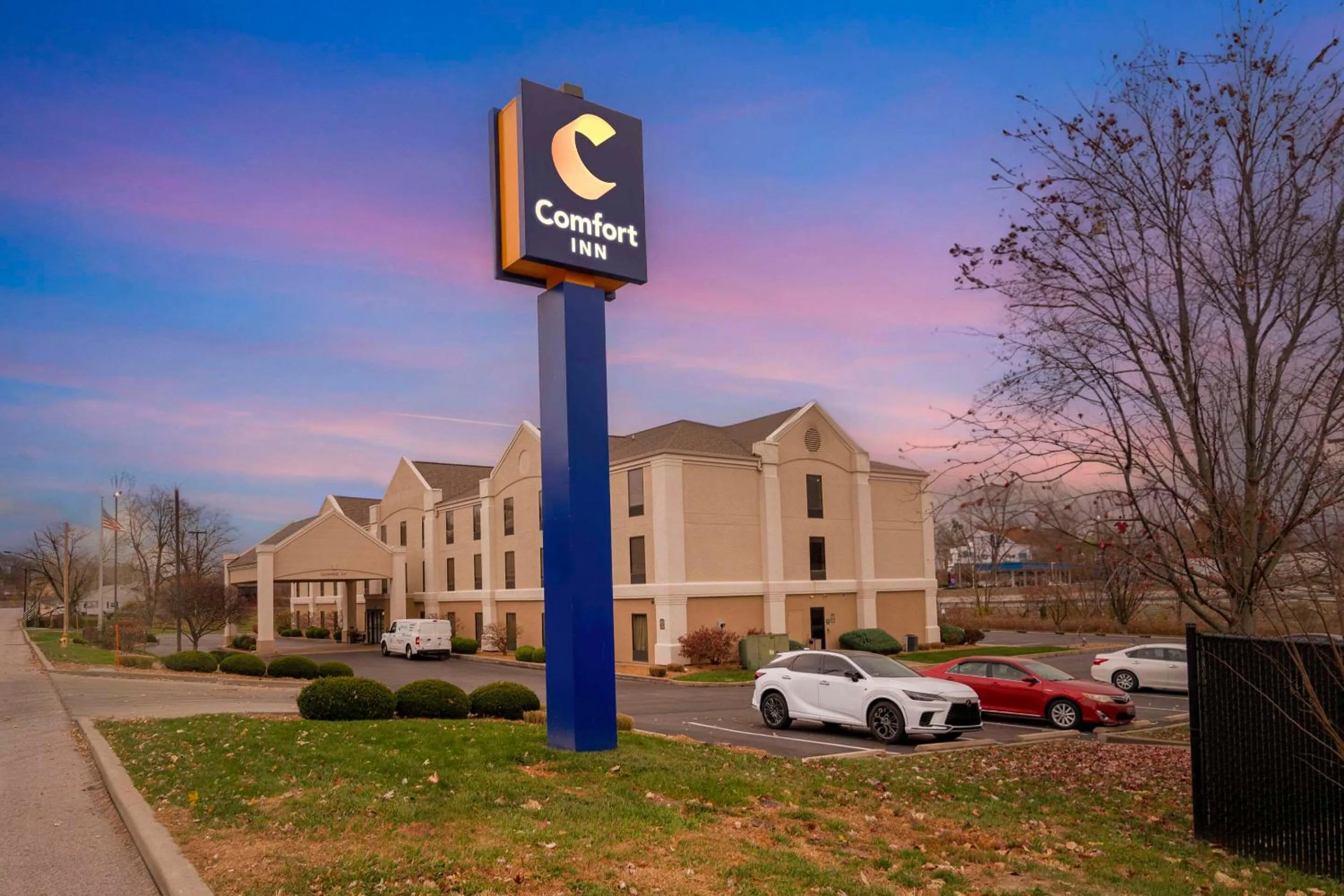 Property building in Comfort Inn Near Six Flags St Louis