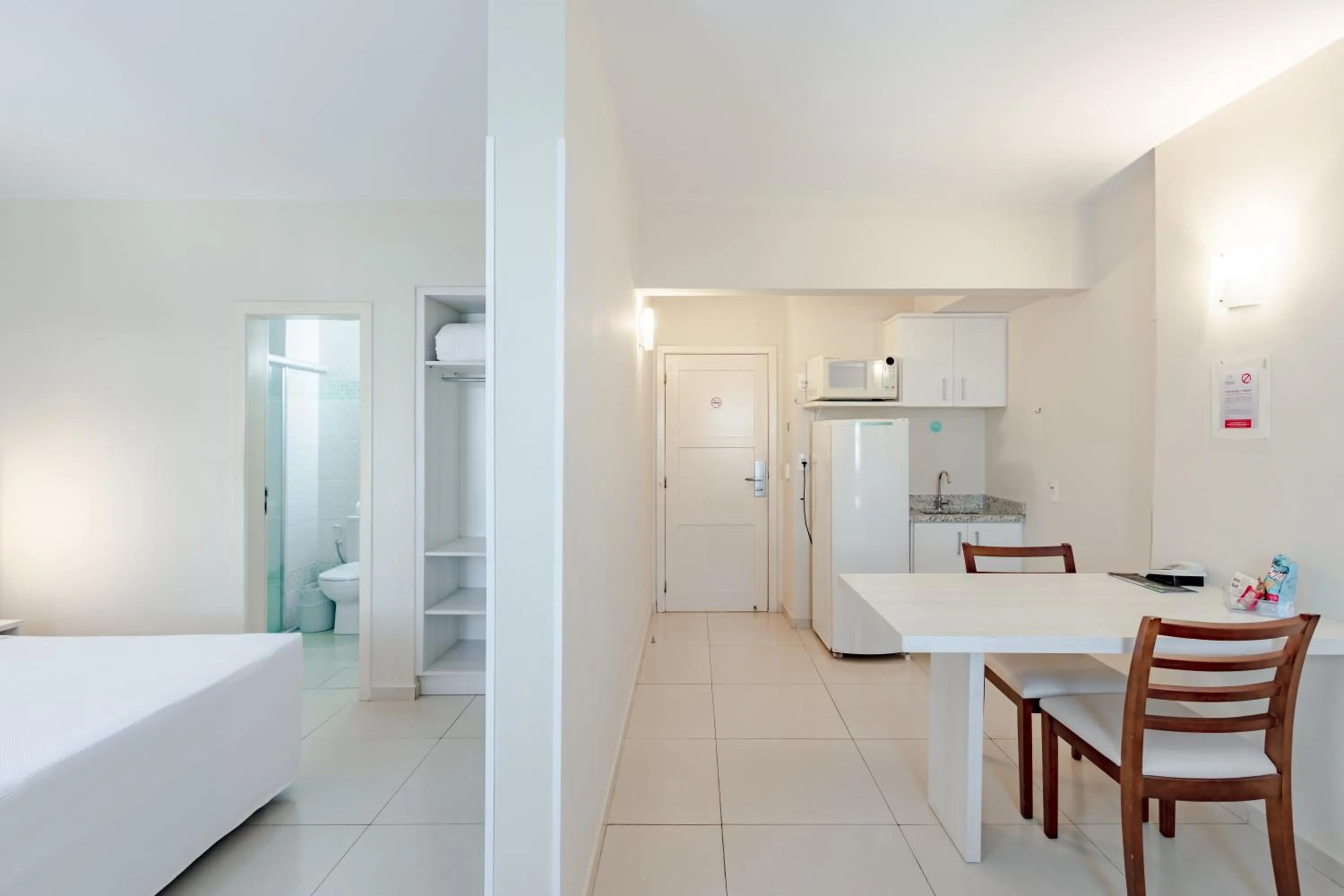 Photo of the whole room in Bristol Sabrina Hotel de Charme Joinville