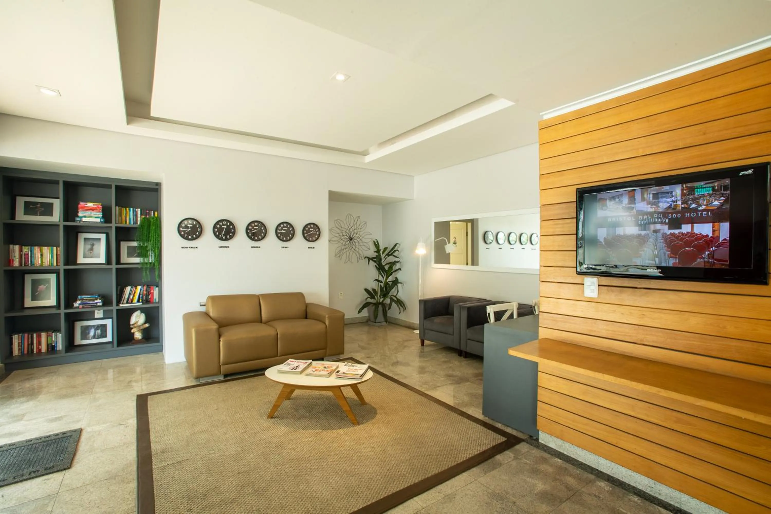 Lobby or reception in Bristol Sabrina Hotel de Charme Joinville