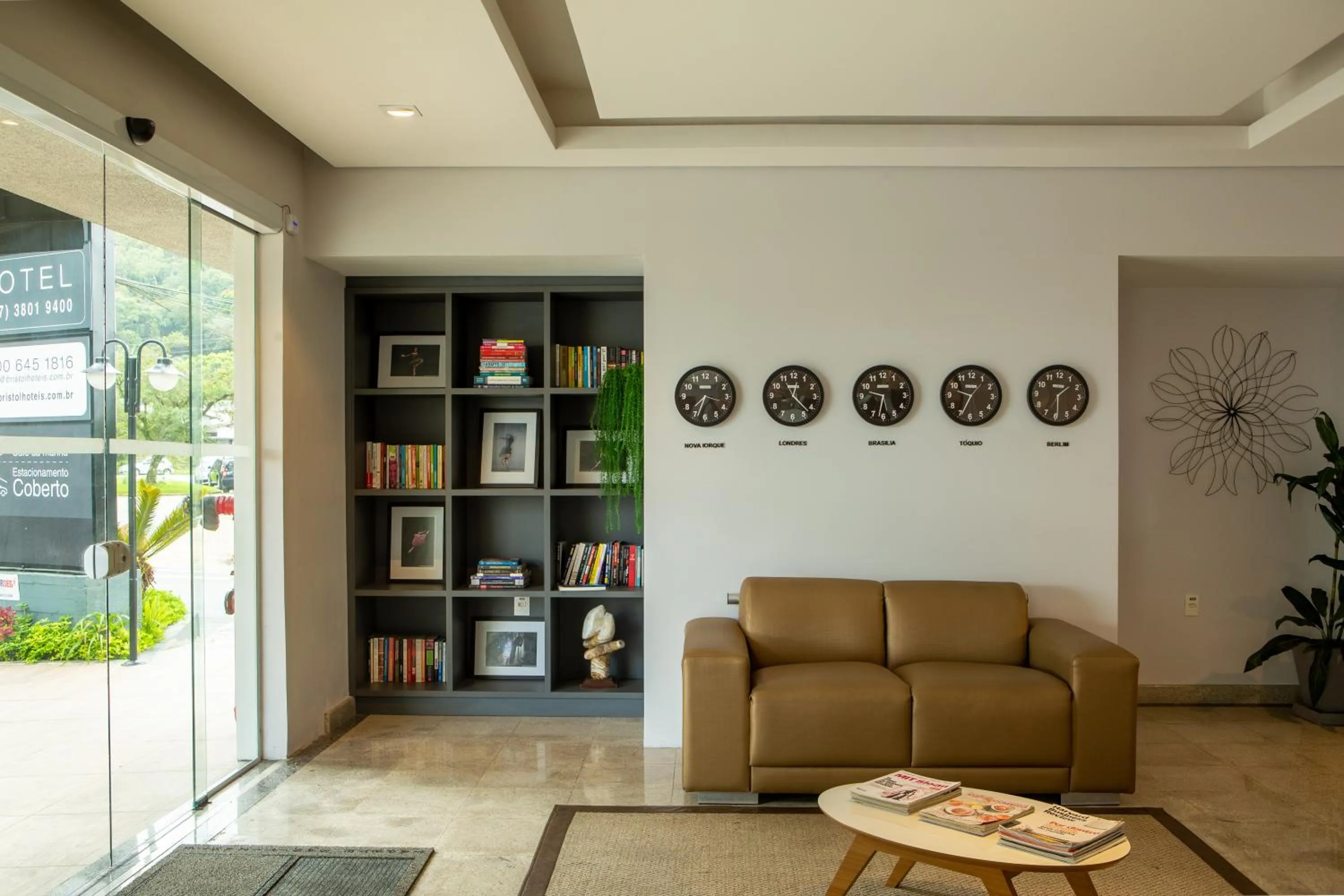 Lobby or reception in Bristol Sabrina Hotel de Charme Joinville