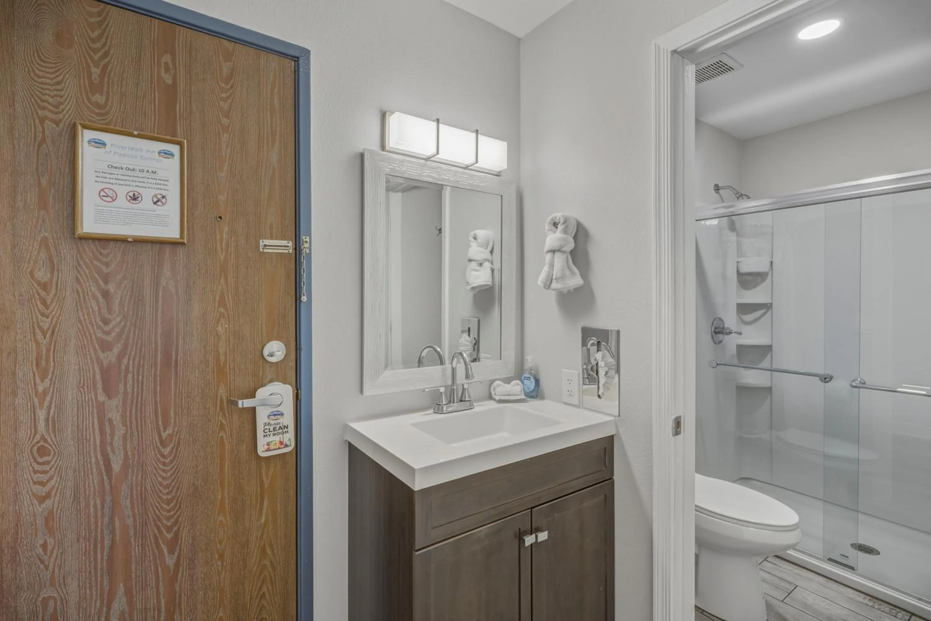 Bathroom in RiverWalk Inn