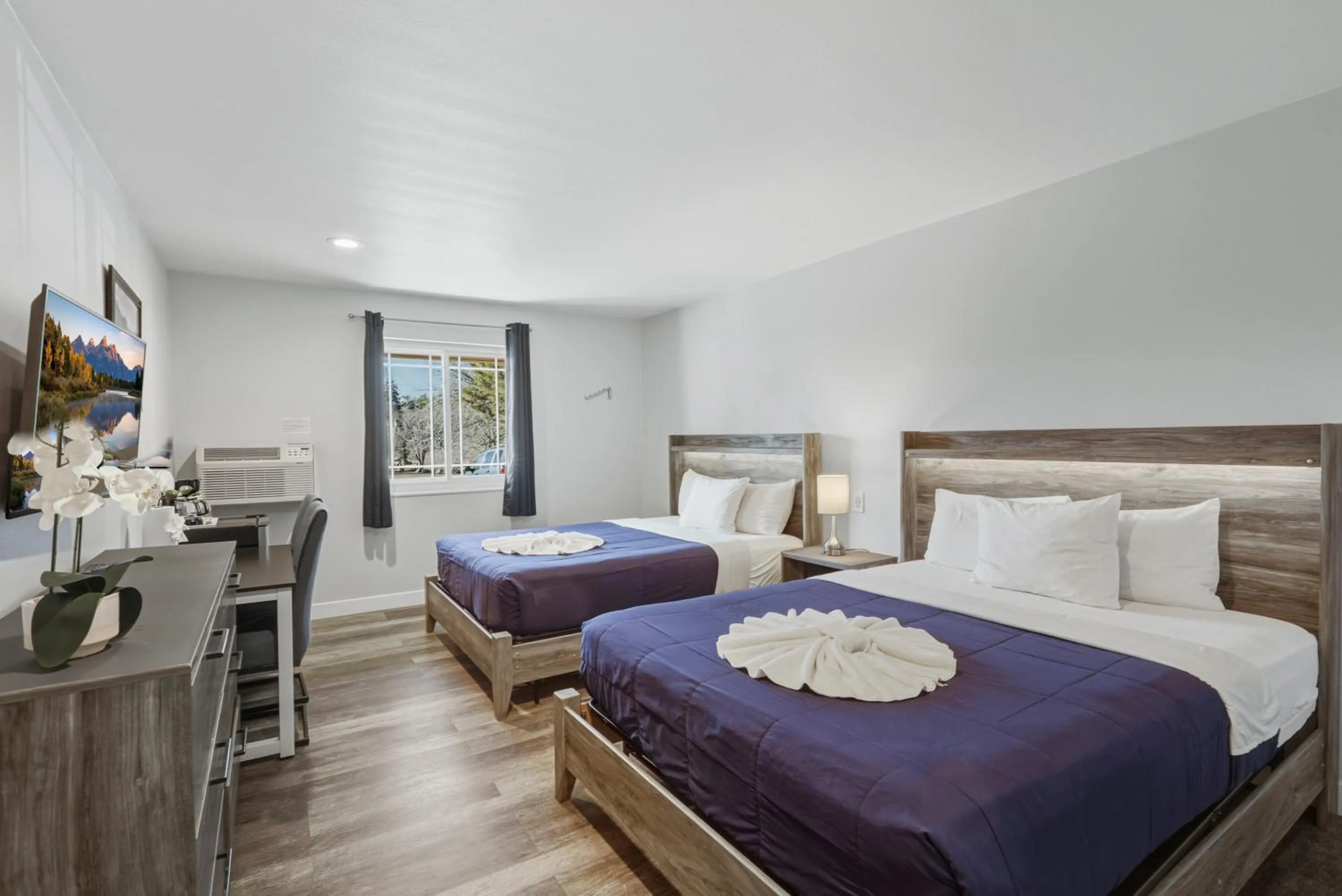 Bed in RiverWalk Inn