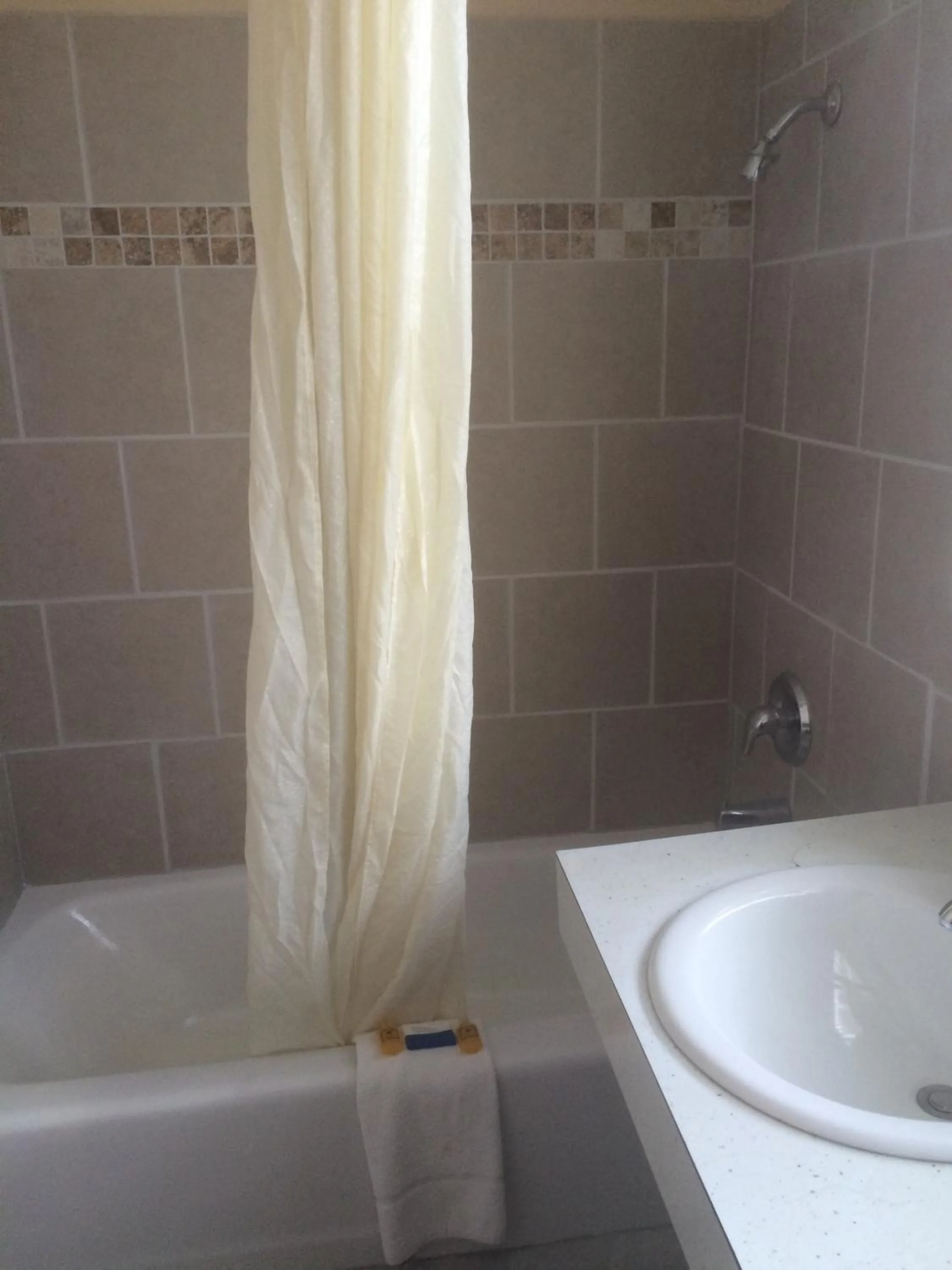 Bathroom in Alamo Motel