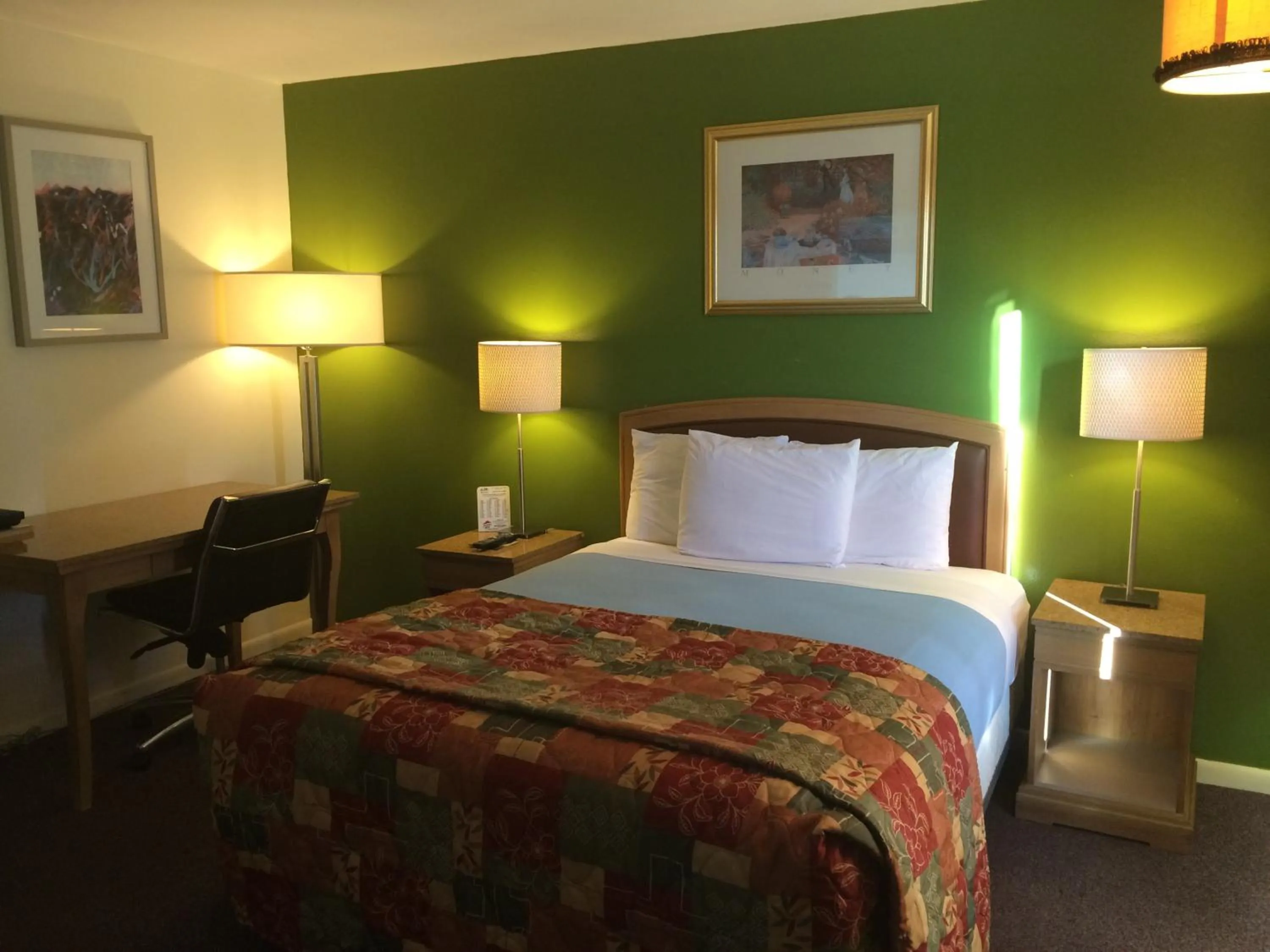 Bedroom, Bed in Alamo Motel