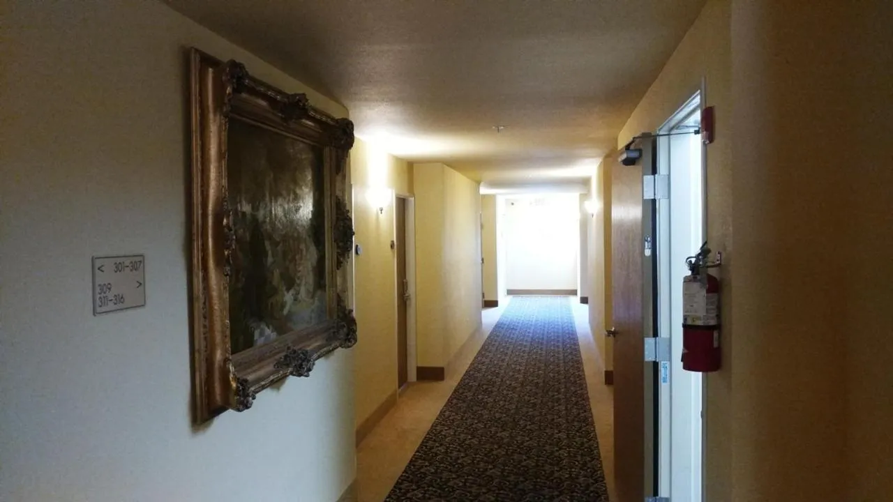 Palace Inn & Suites