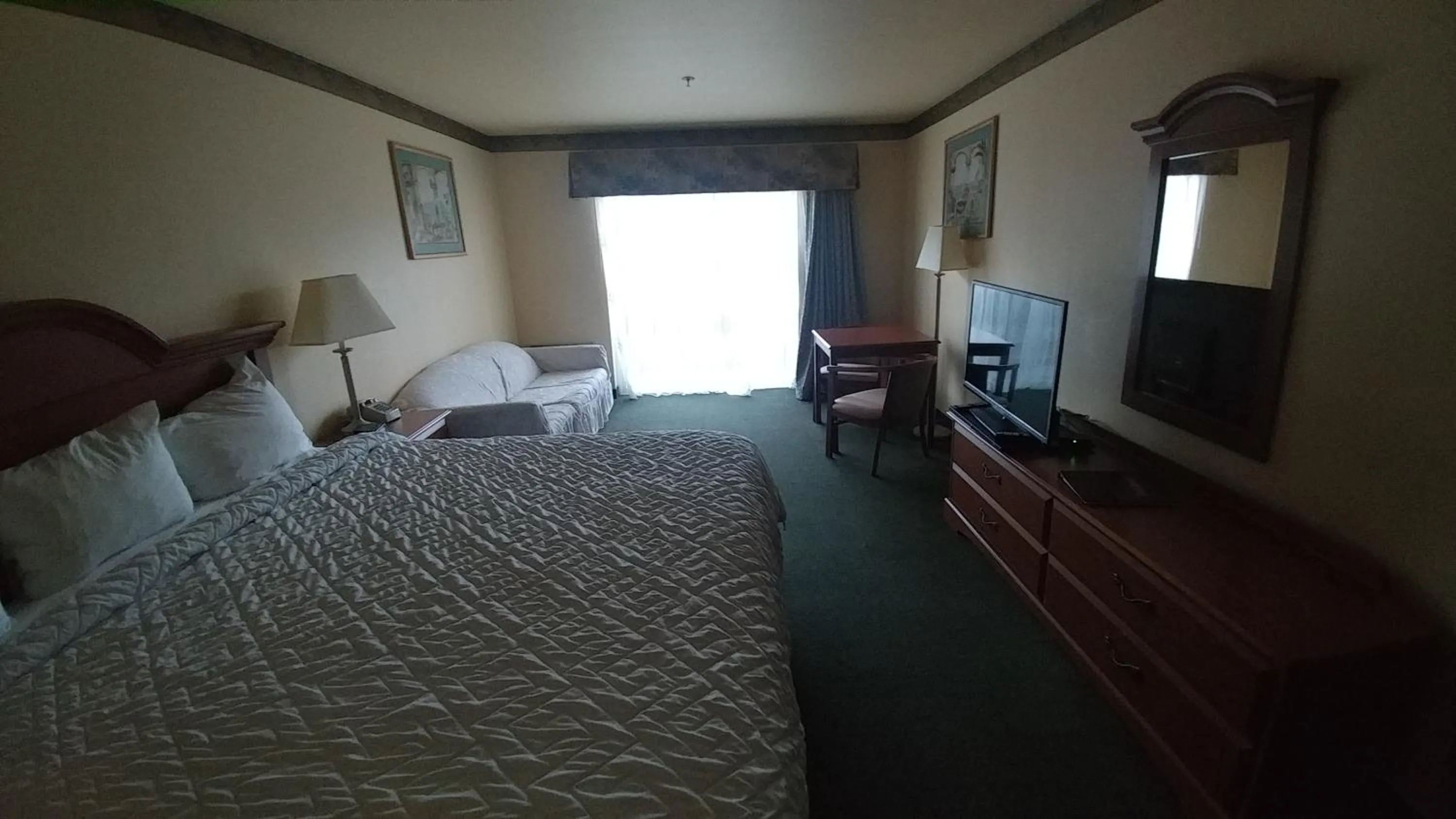 Palace Inn & Suites