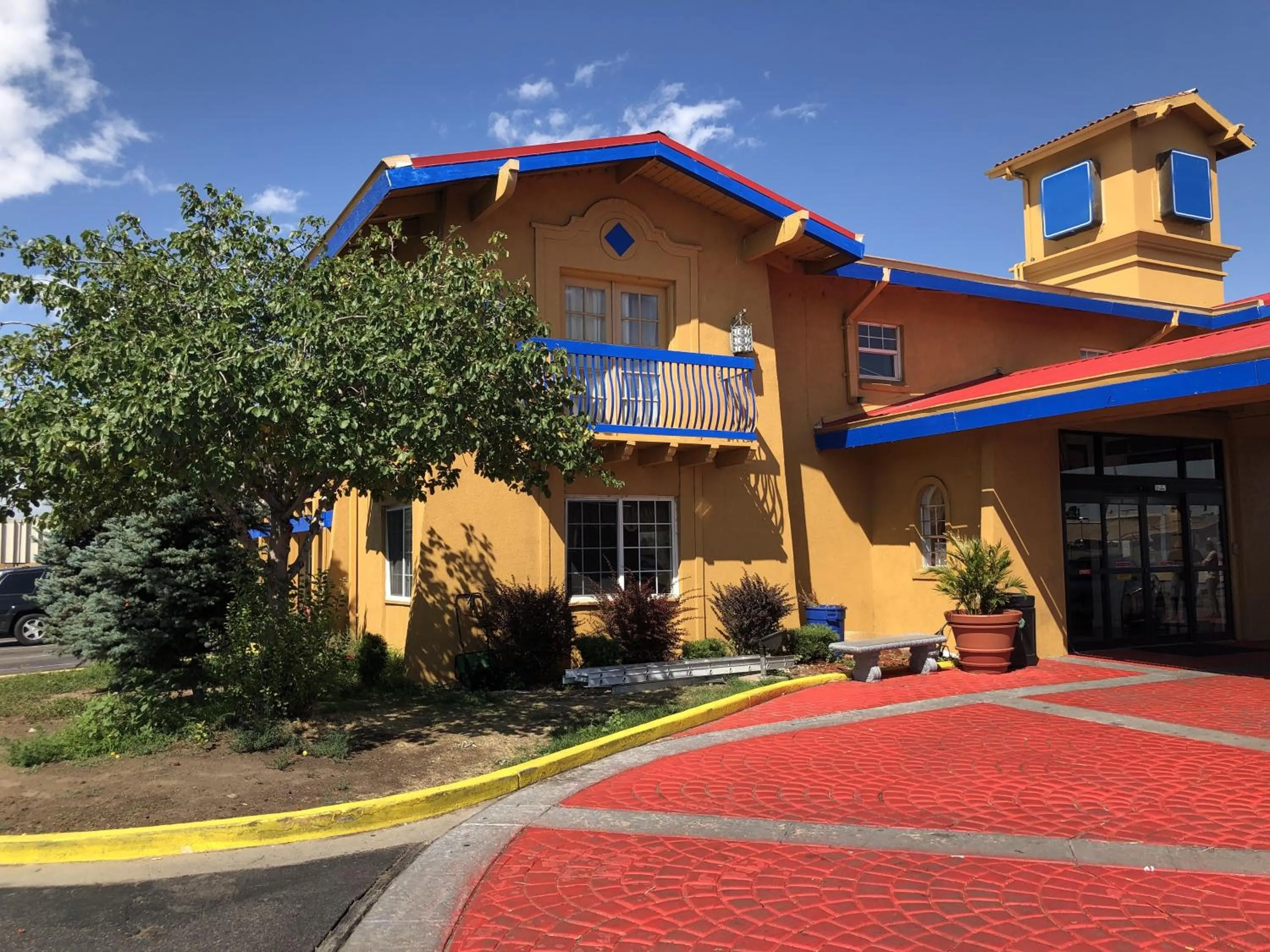 Facade/entrance in Americas Best Value Inn Denver