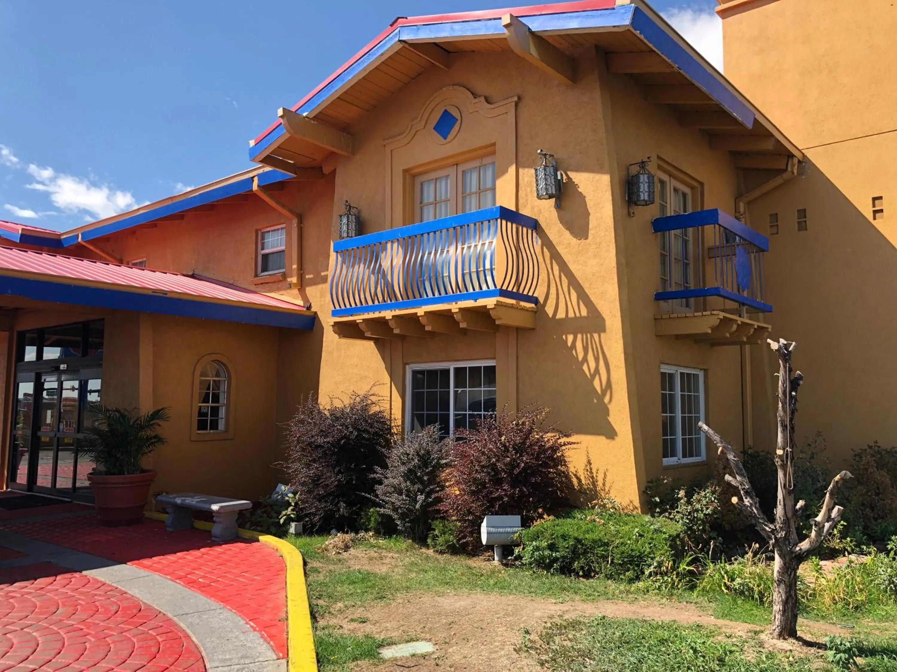 Facade/entrance in Americas Best Value Inn Denver