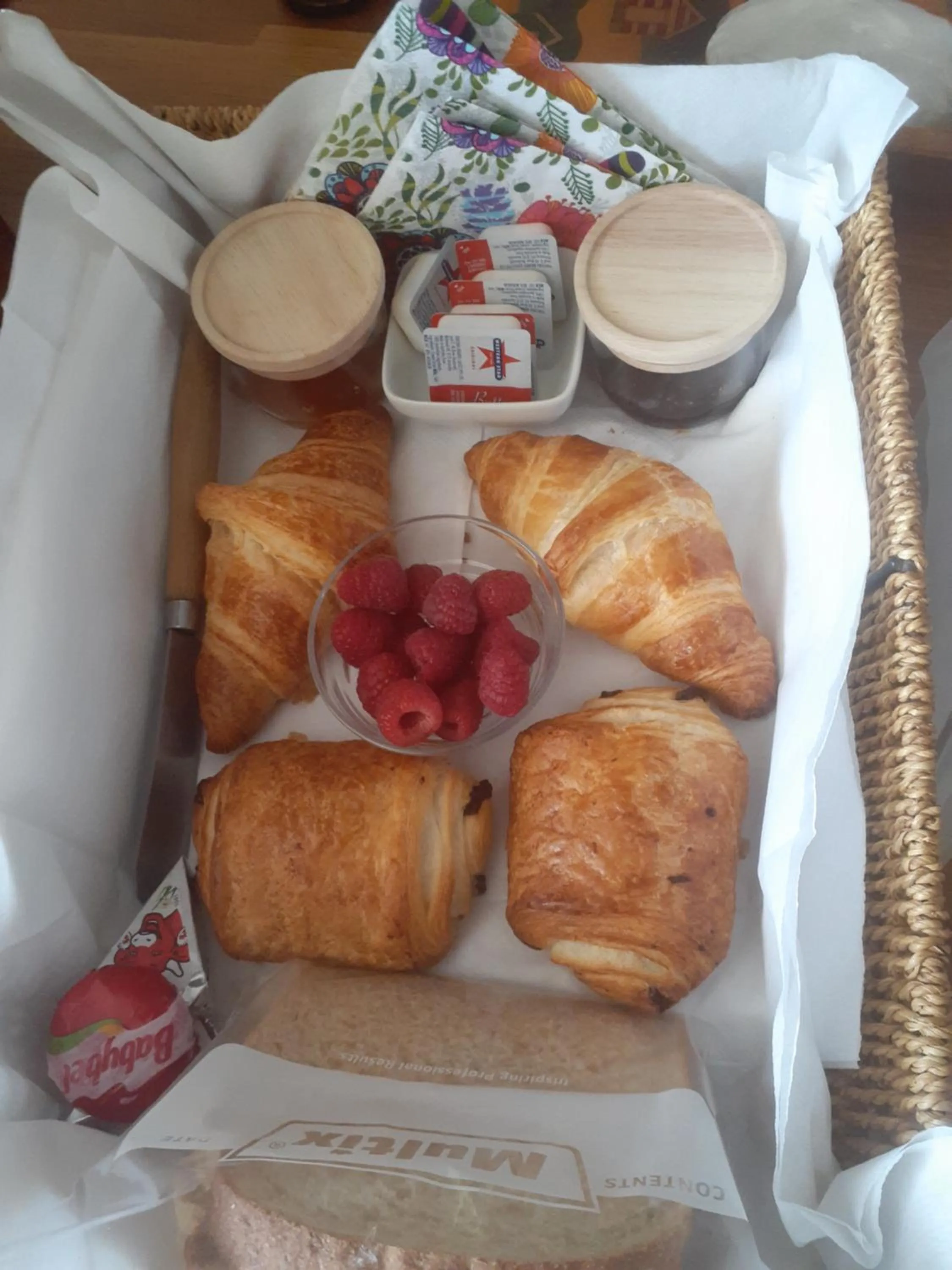 Continental breakfast in Beezneez B&B