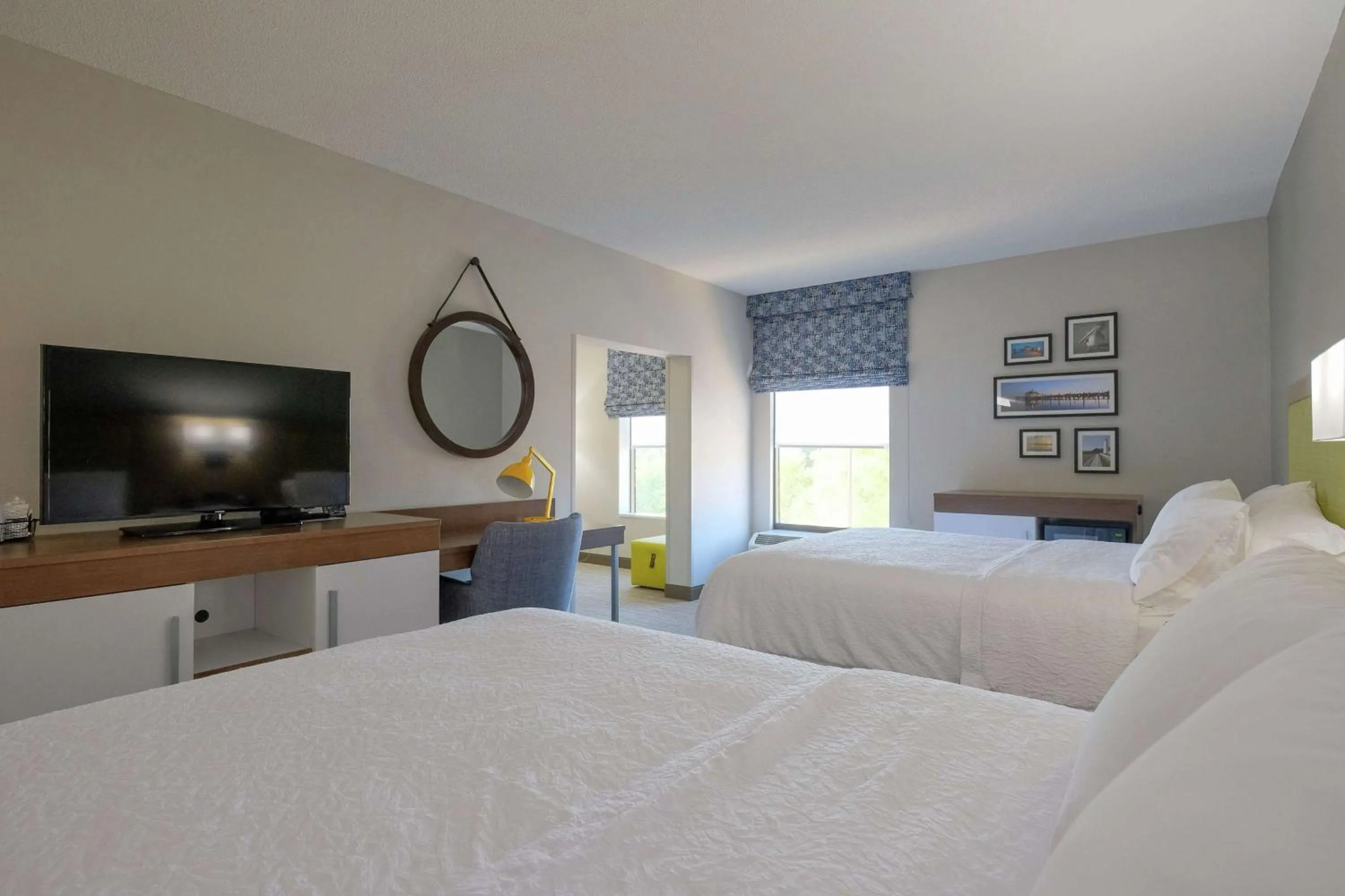 Bedroom, Bed in Hampton Inn Edenton