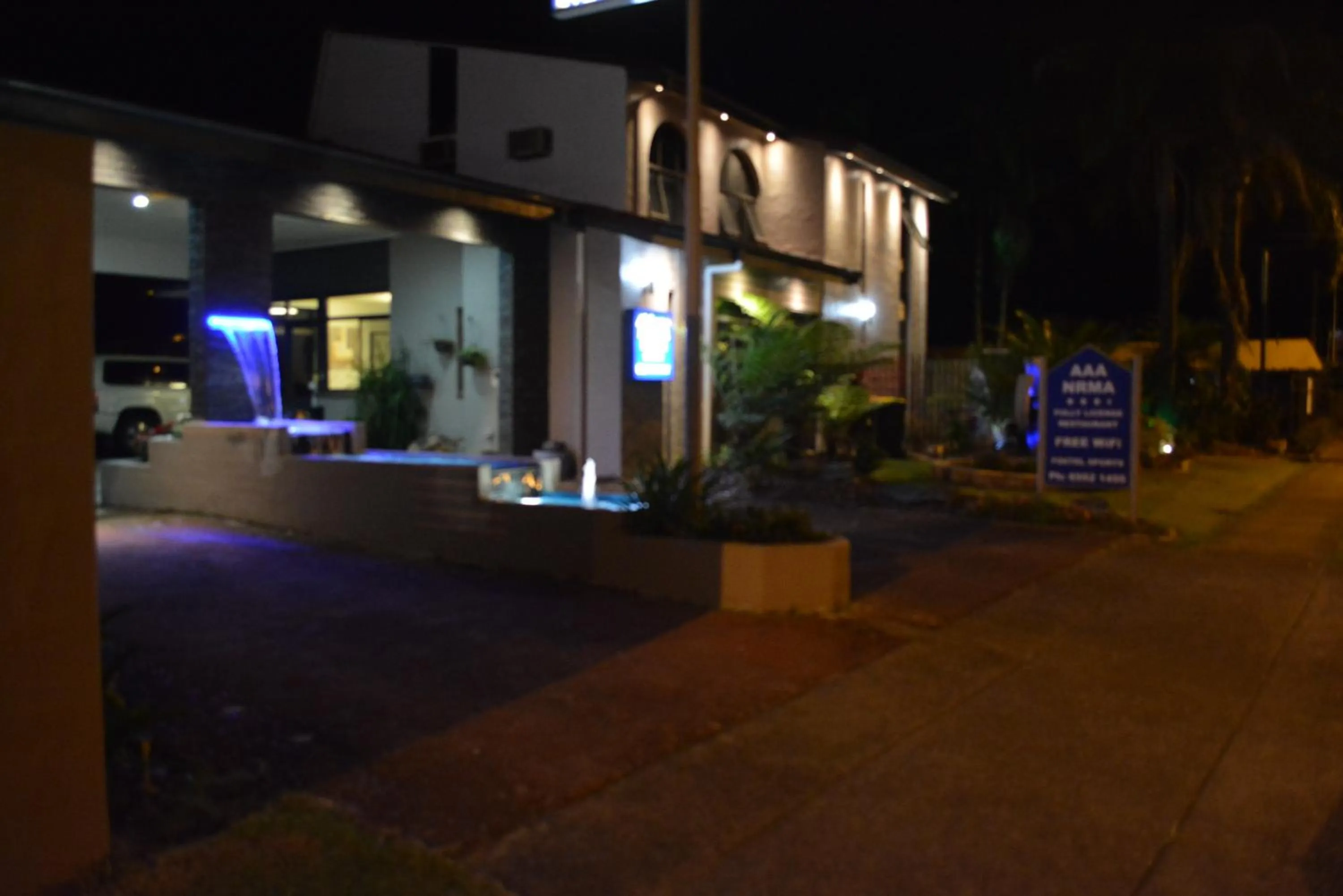 Facade/entrance in Alabaster Motor Inn