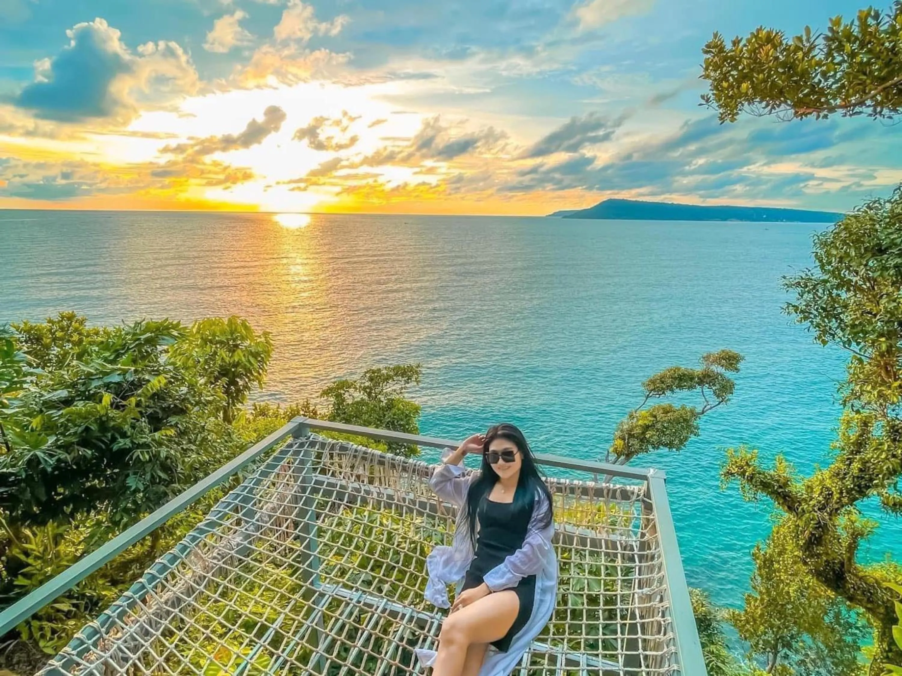 Sunset in The Cliff Hostel, M'Pay Bay